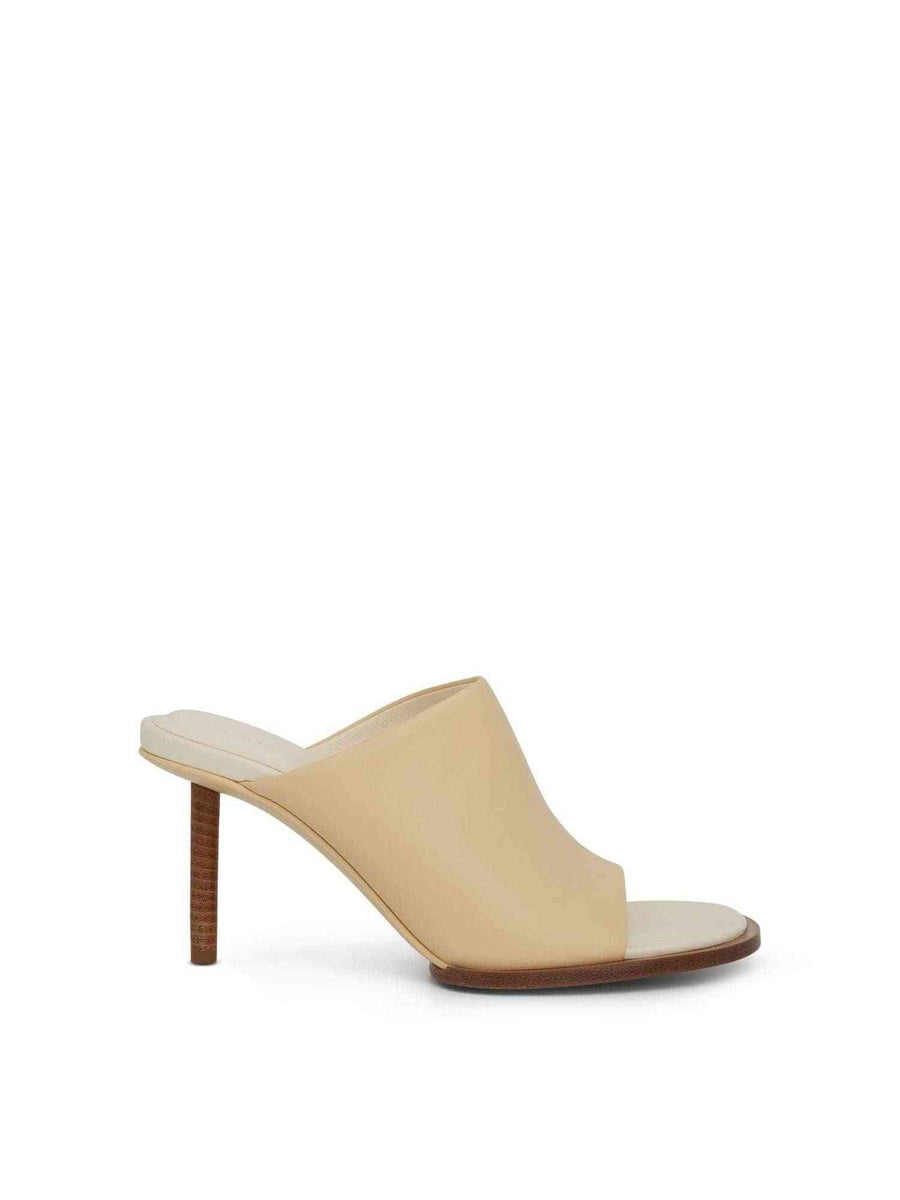 Carre Geometric Mules in Off White Side View | JACQUEMUS