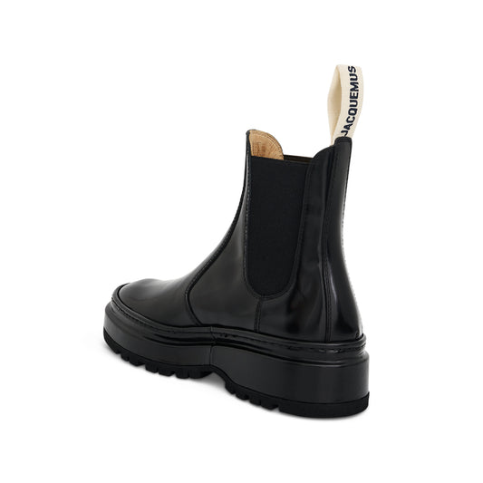 Pavane Chelsea Boots in Black