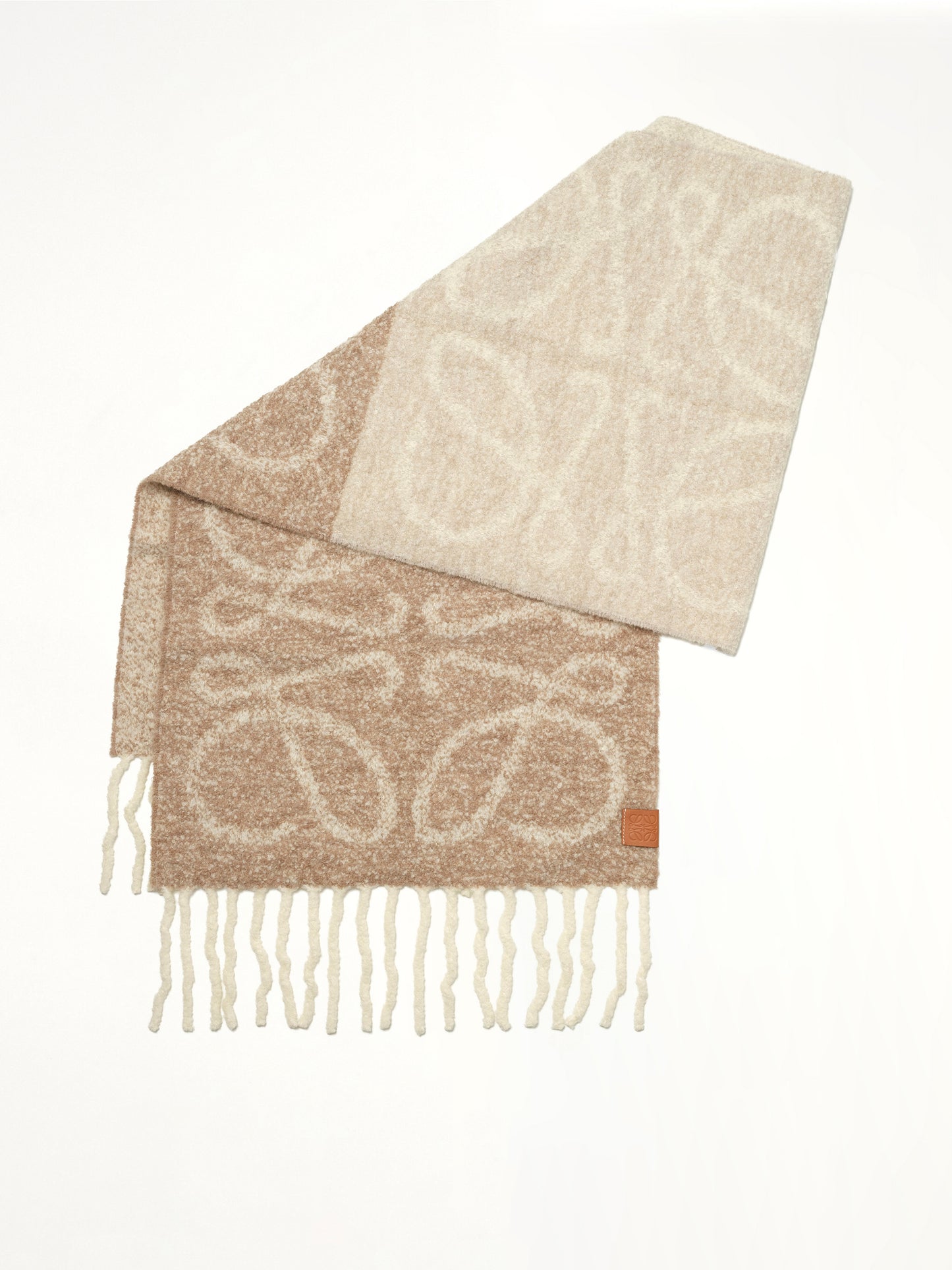 Big Anagram Scarf in Beige/White