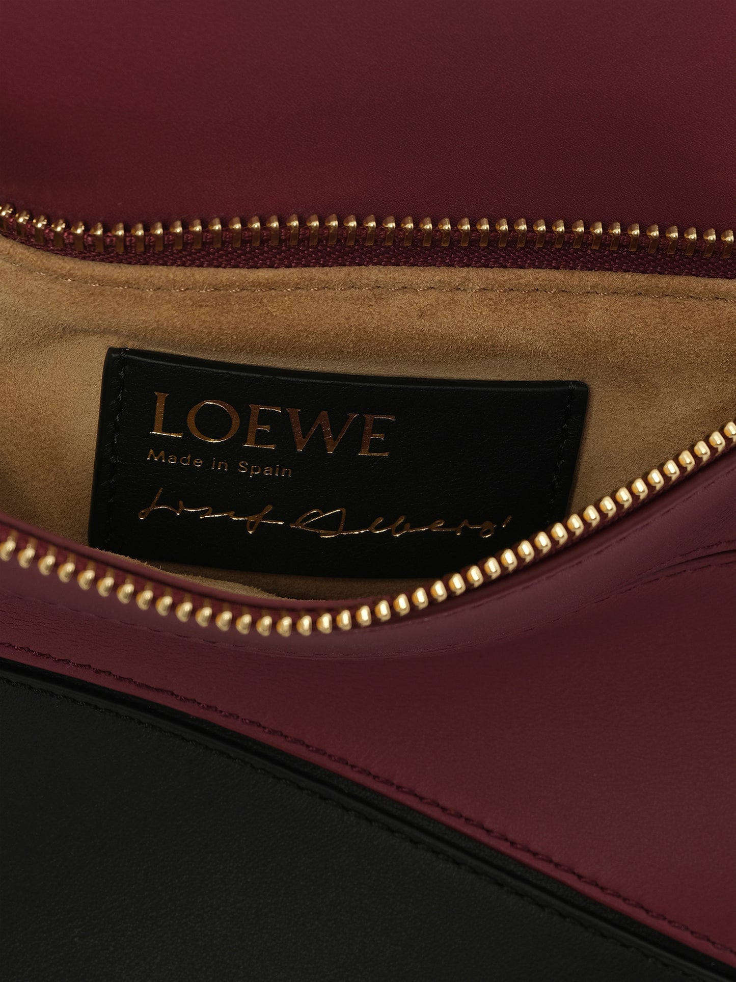 Puzzle S Square in Black/Burgundy