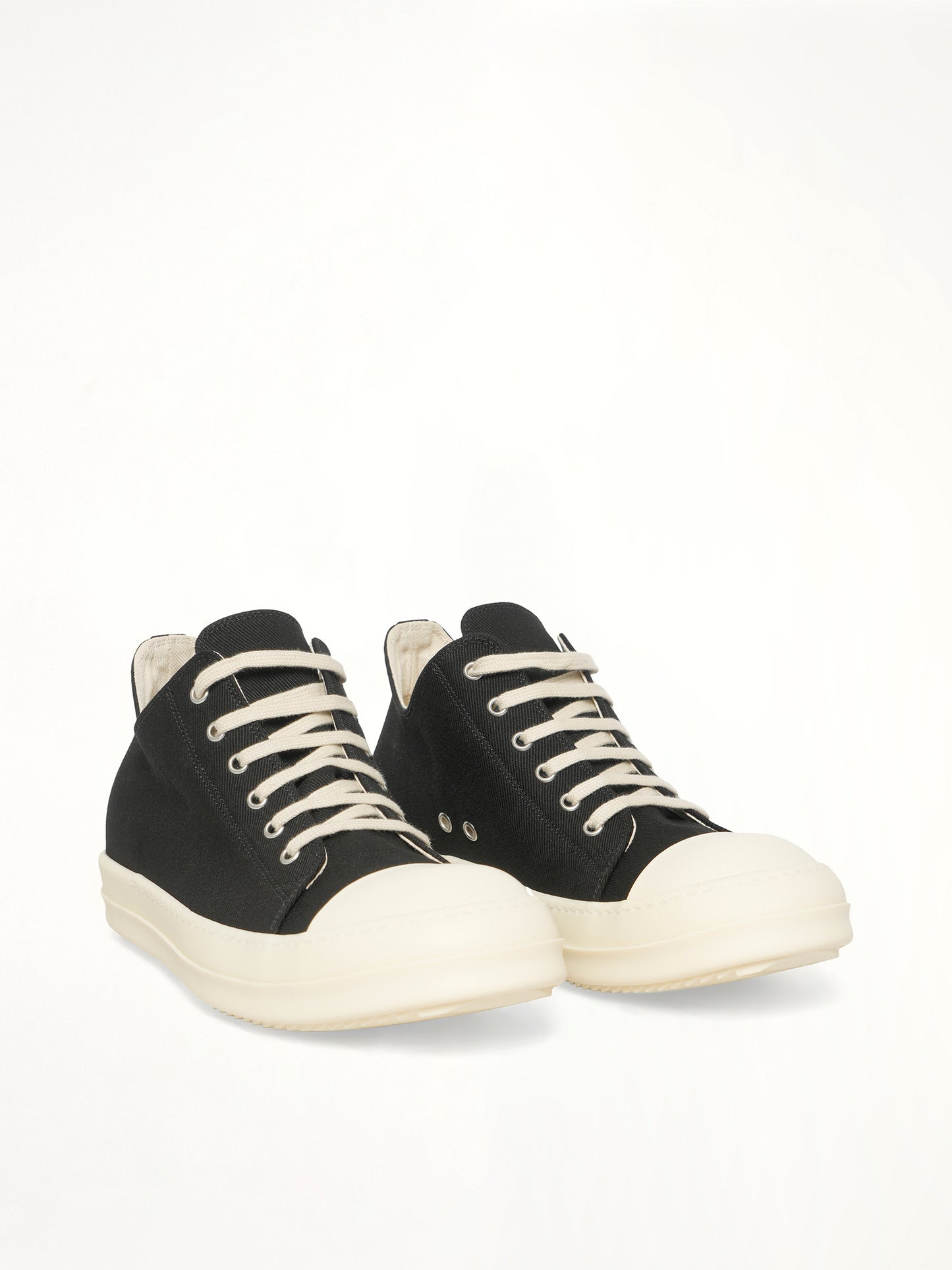 Low Sneaks in Black/Milk/Milk