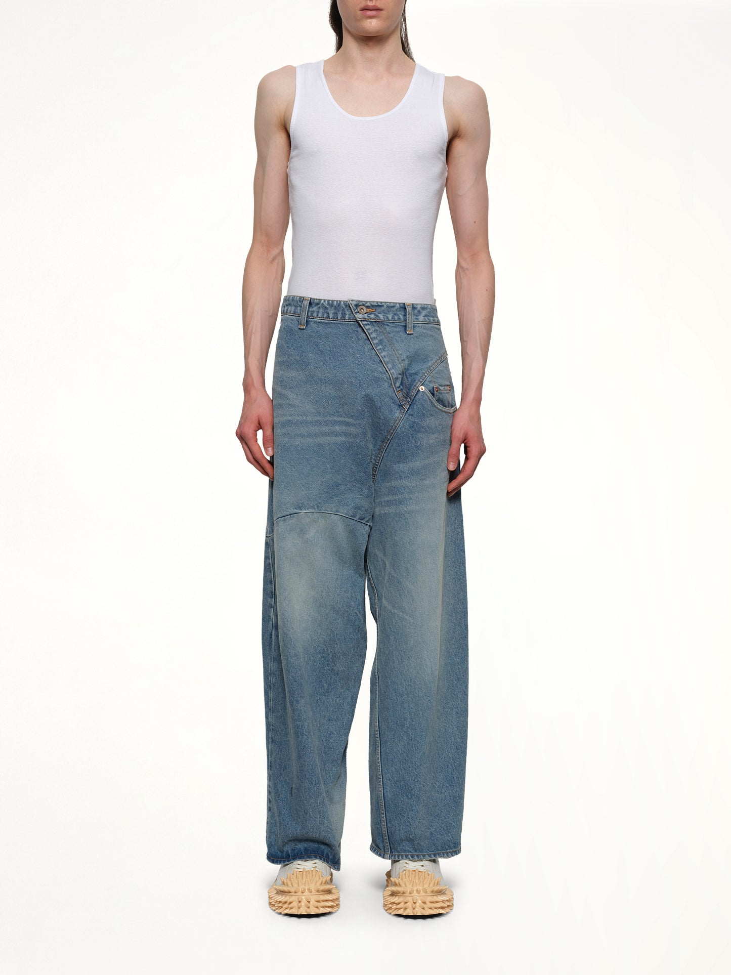 Distorted Cutting Denim Pants in Indigo
