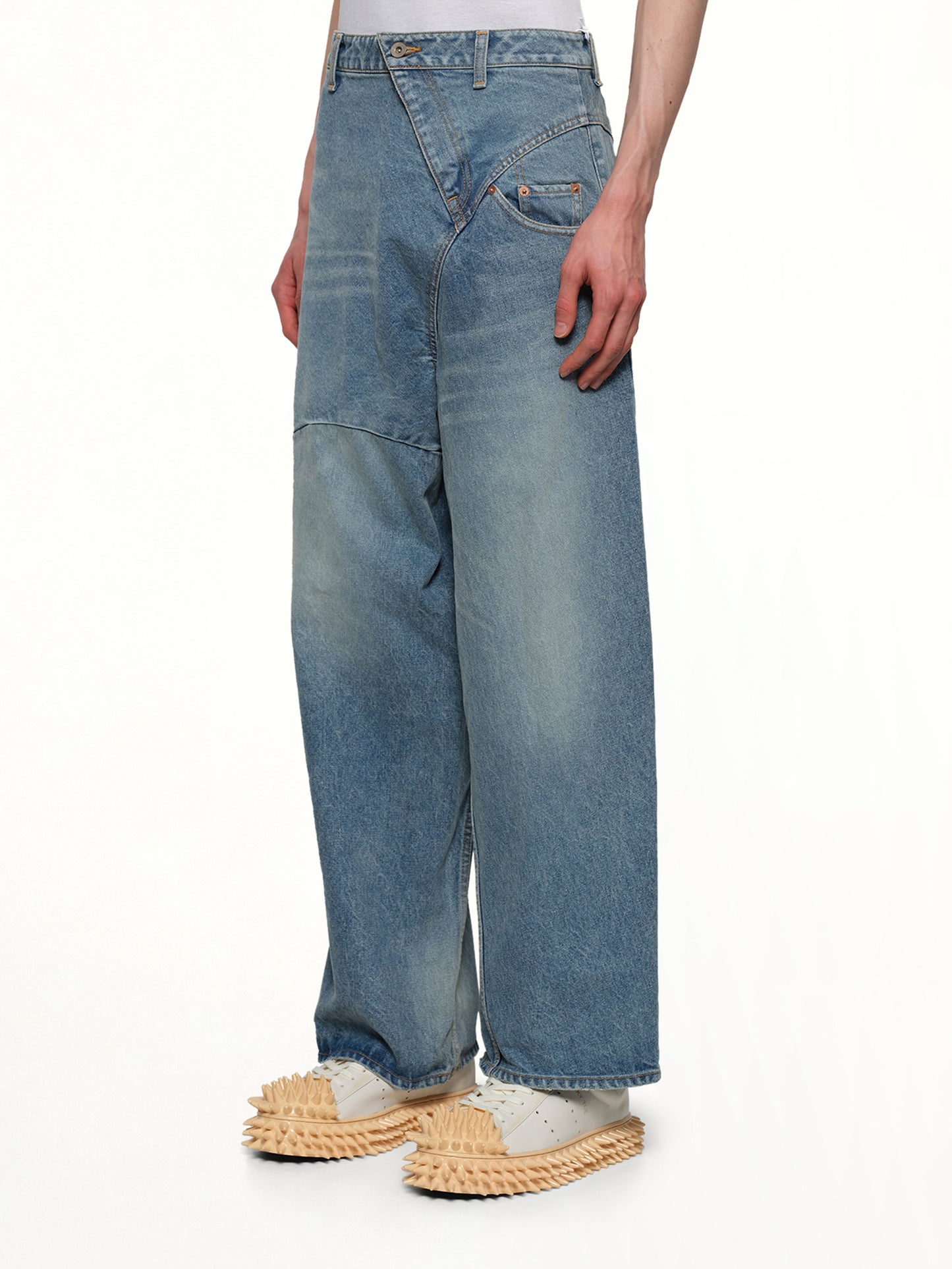 Distorted Cutting Denim Pants in Indigo