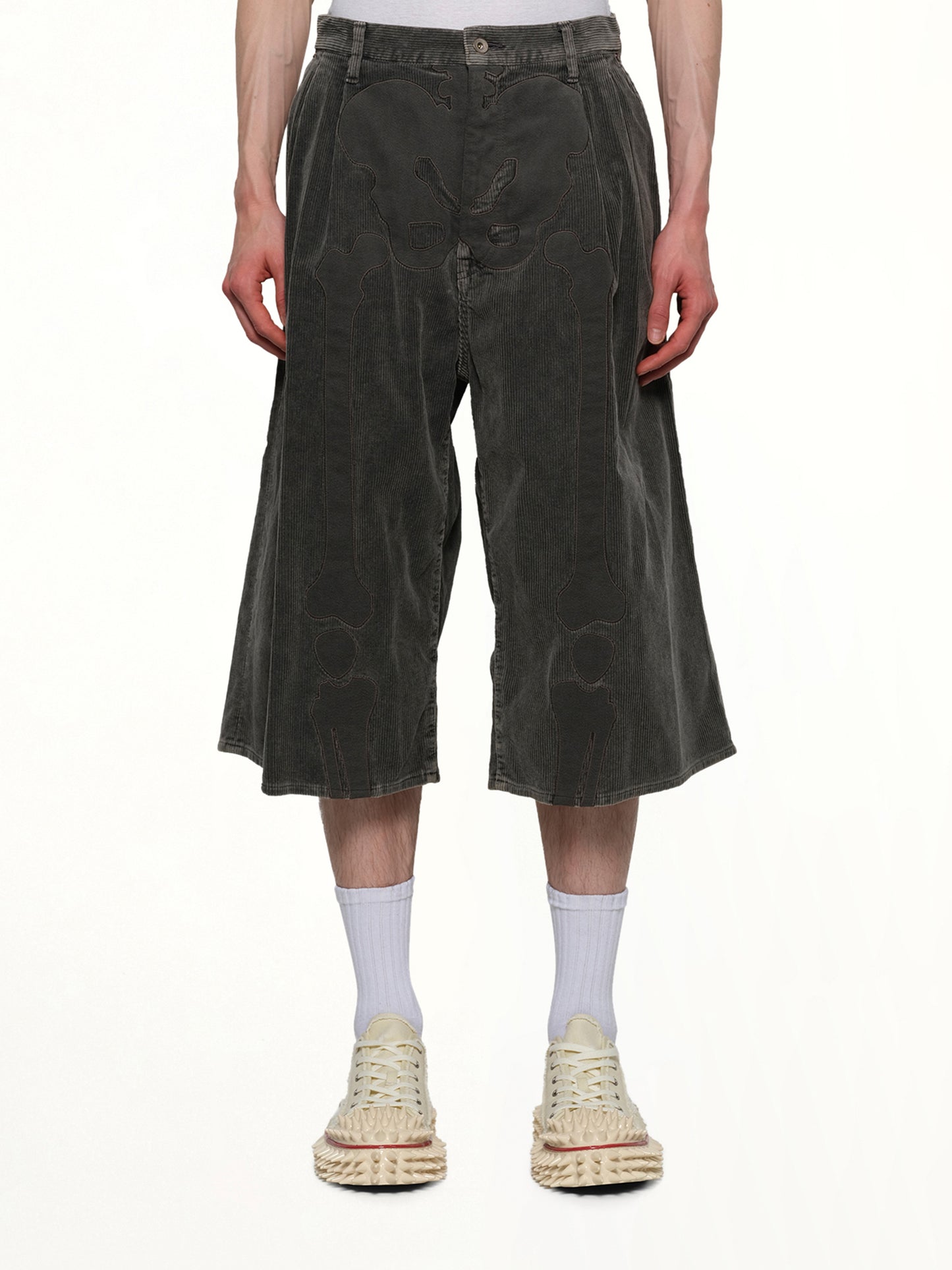 Bone Applique Corduroy Croppedpants in Grey