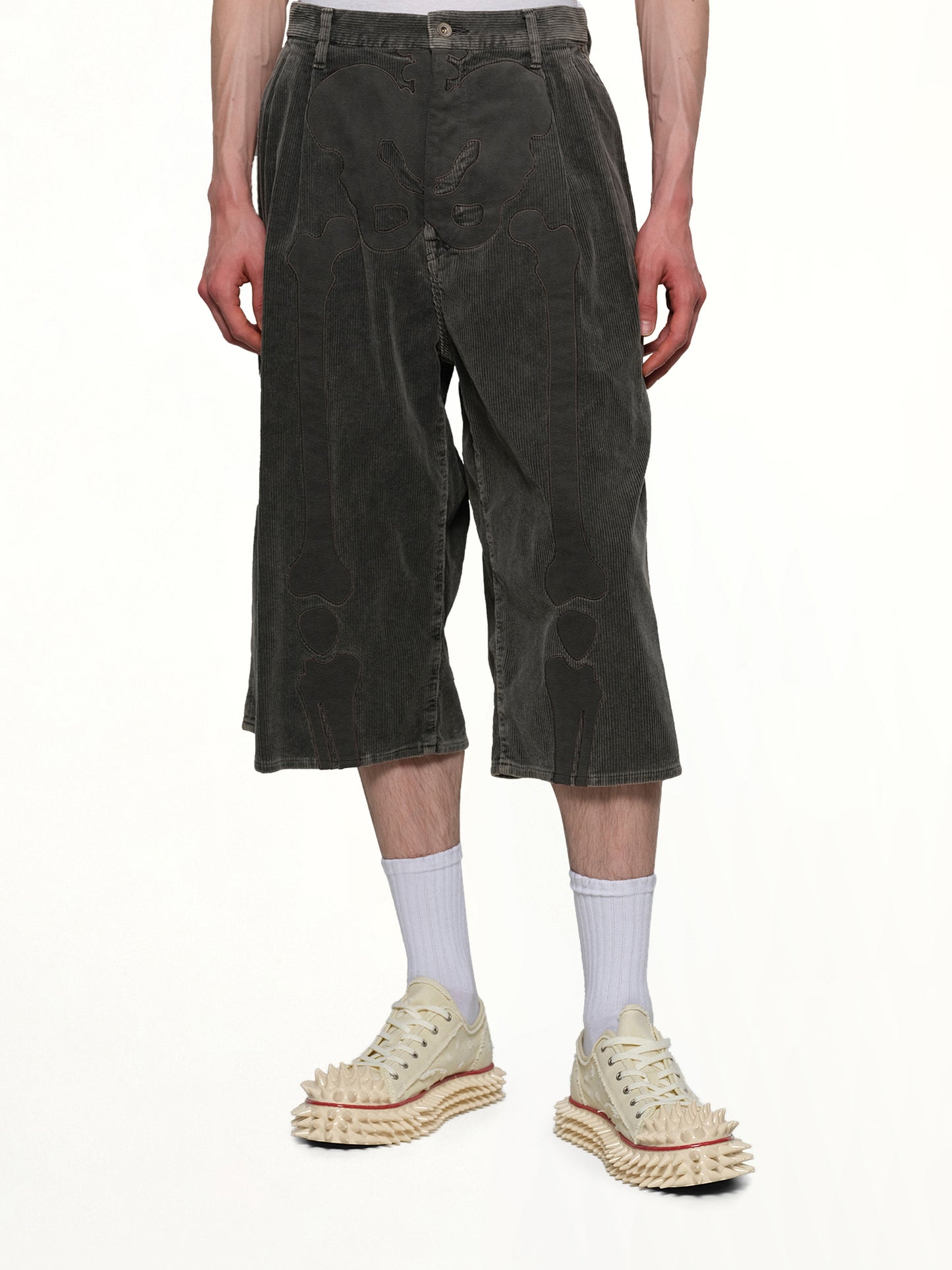 Bone Applique Corduroy Croppedpants in Grey