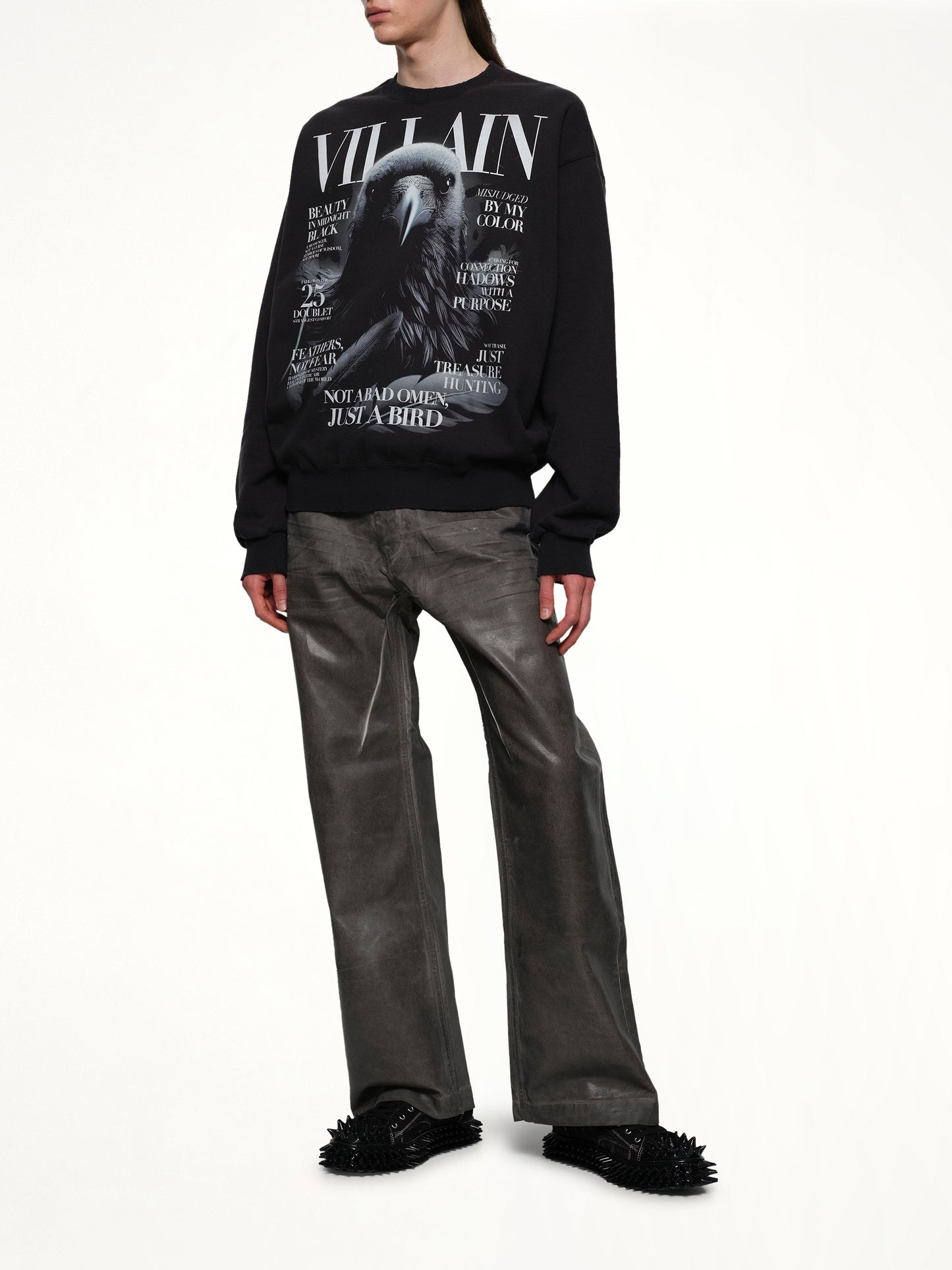 Villain Cover Print Sweat Shirt in Black