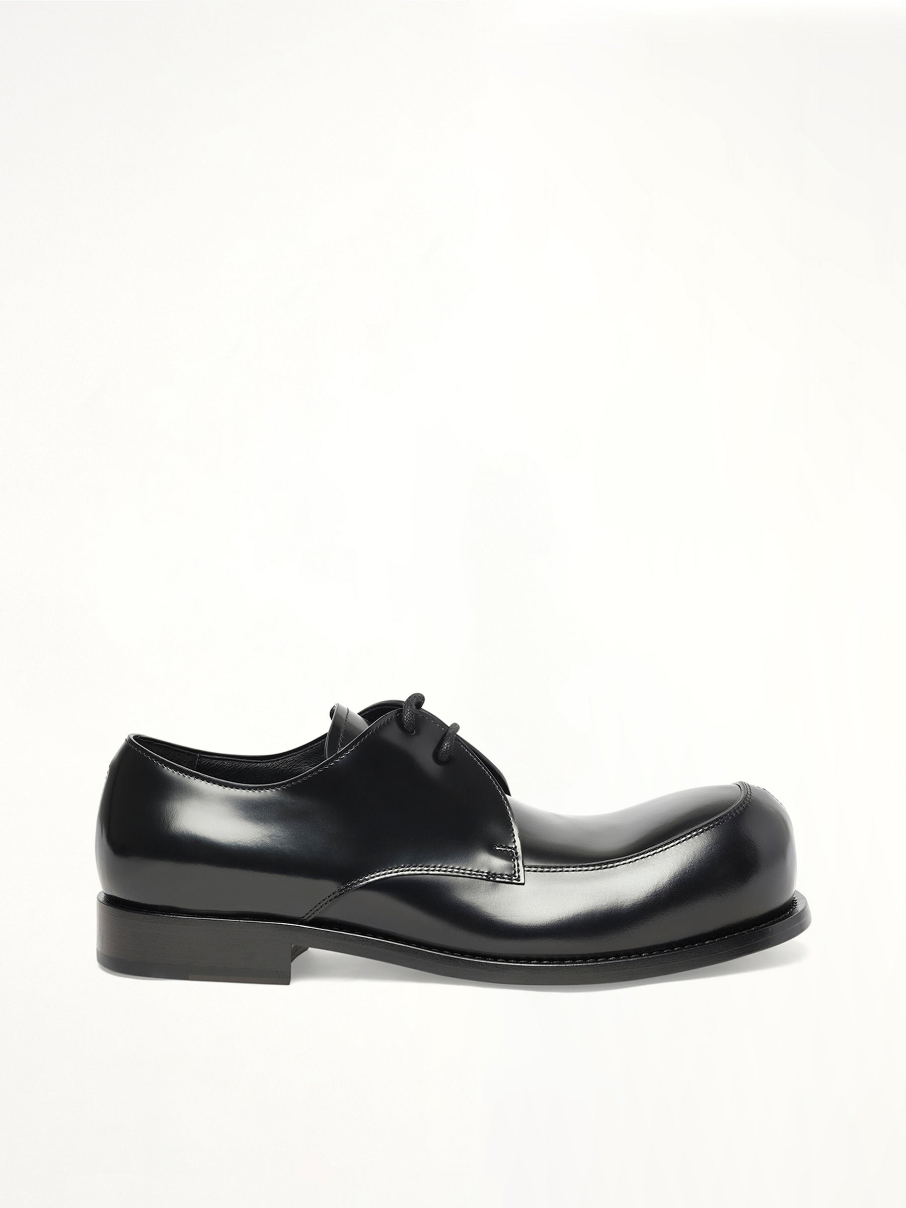 Round Toe Derby in Black Side View | MARNI