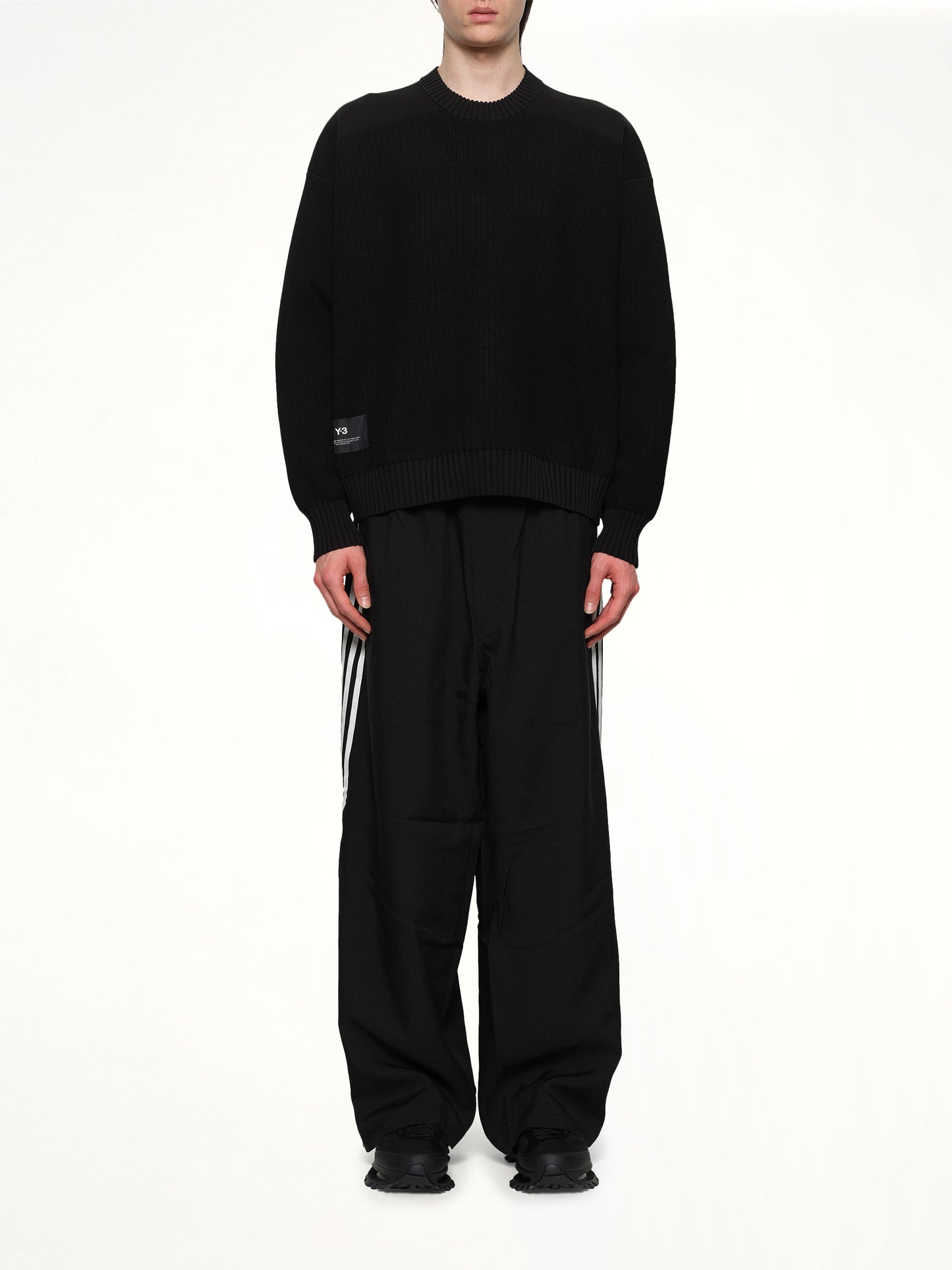 Ut Knit Crew Sweater in Black