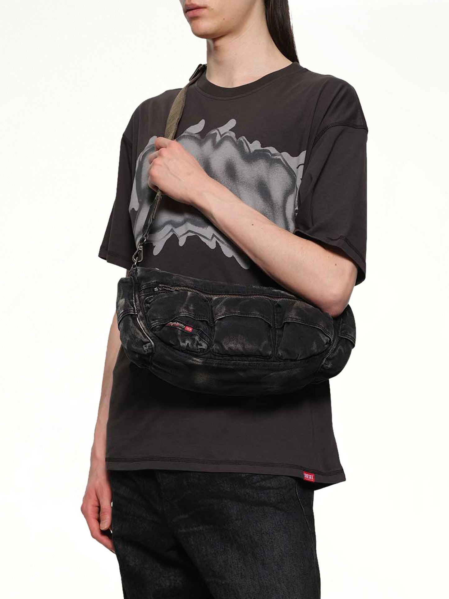 MULTI-PKTS Shoulder Bag in Black