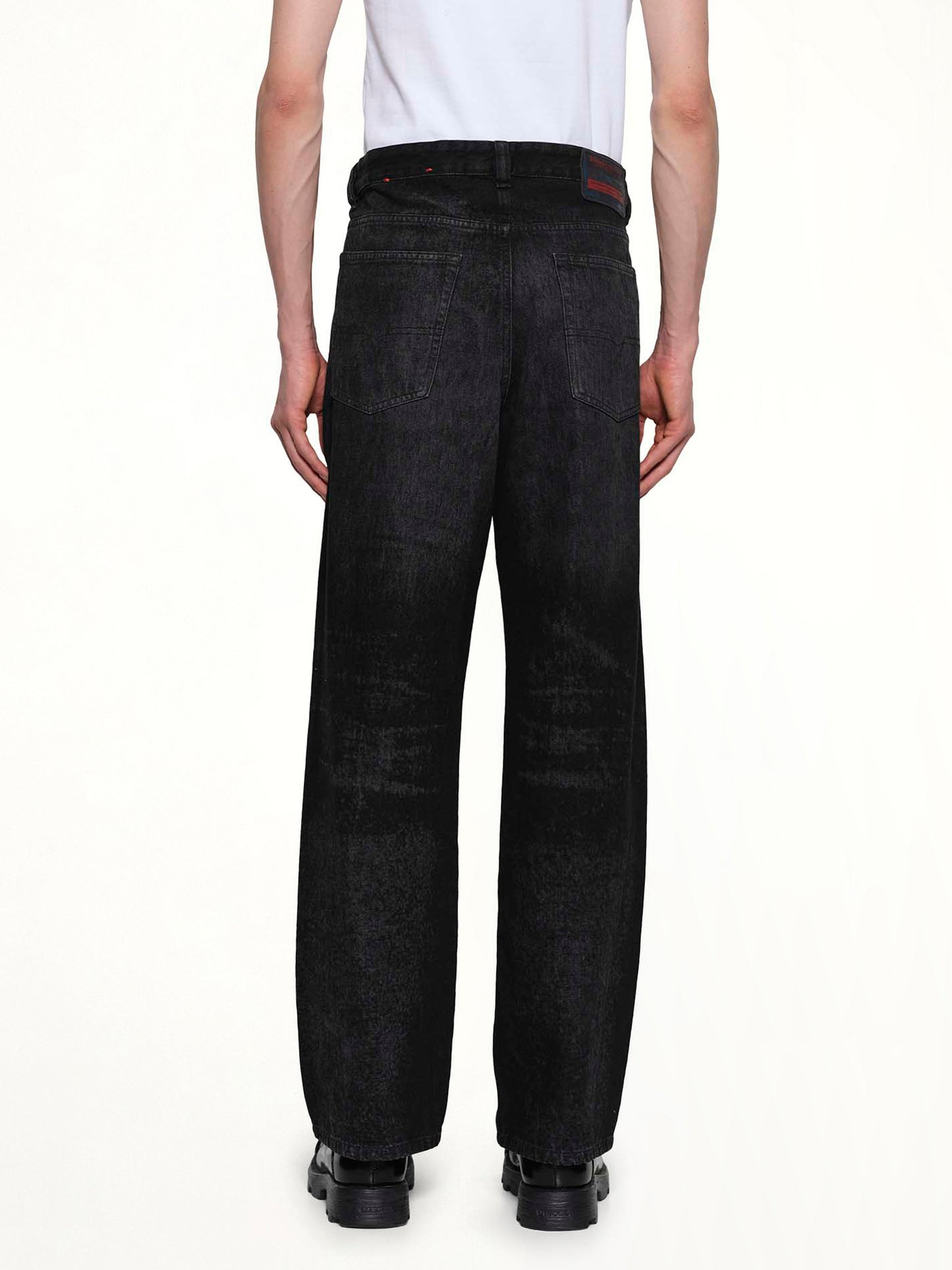 2001 D-MACRO-FSH Relaxed Jeans in Black