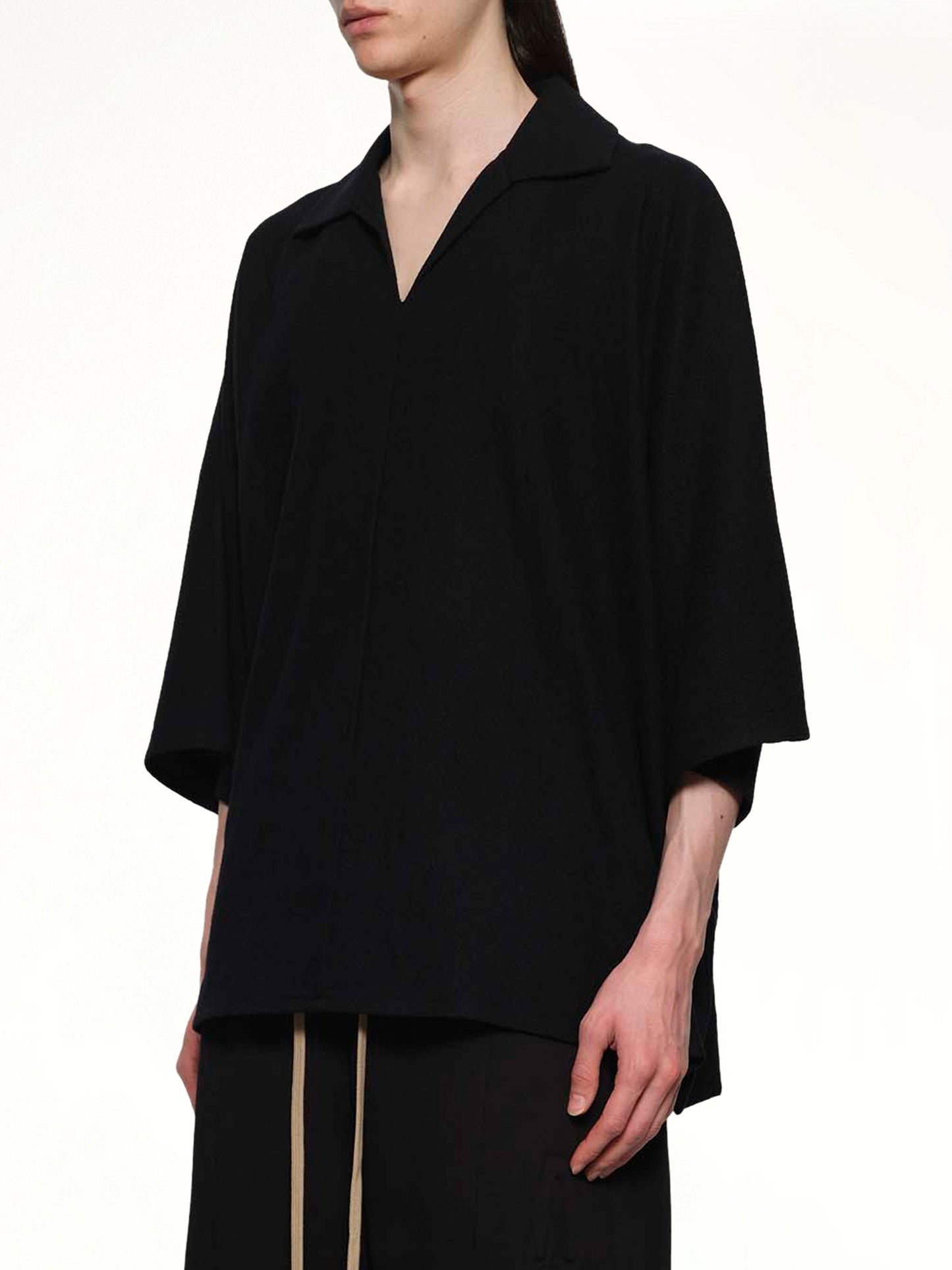 Virgin Wool Short Sleeve Shirt in Black