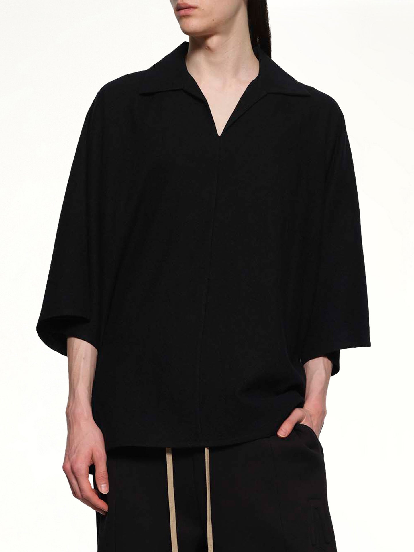 Virgin Wool Short Sleeve Shirt in Black