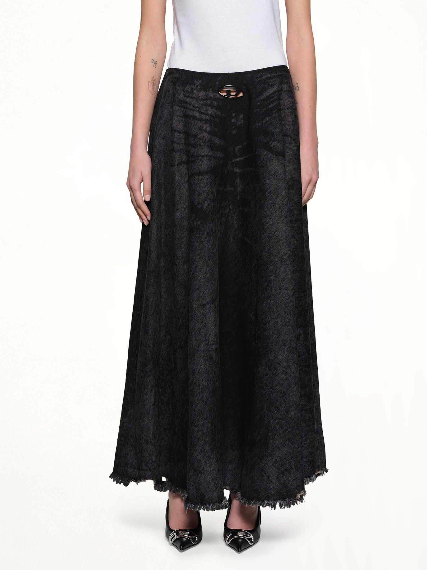 DE-HANNIE-FSH Denim Skirt in Black