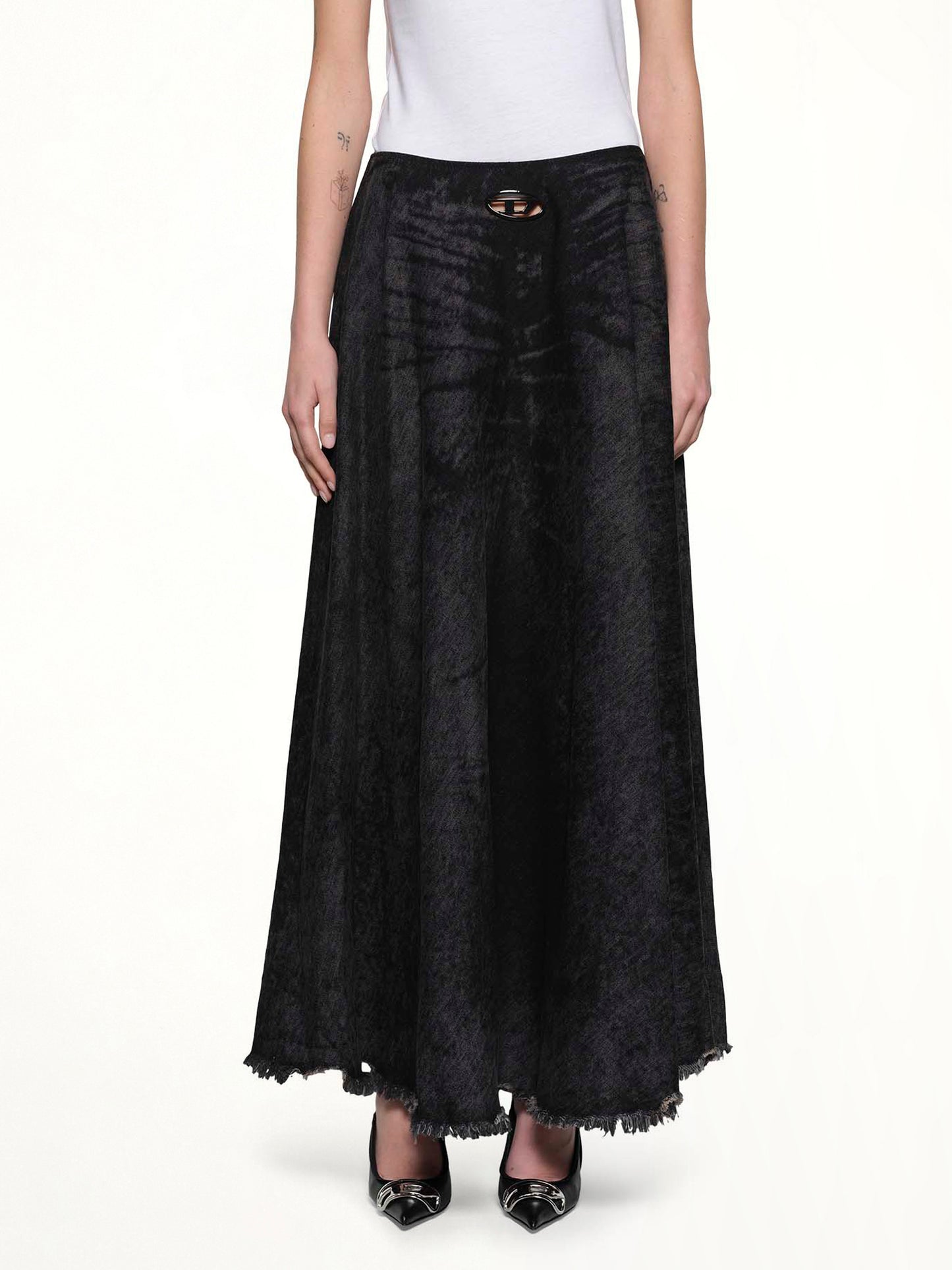 DE-HANNIE-FSH Denim Skirt in Black