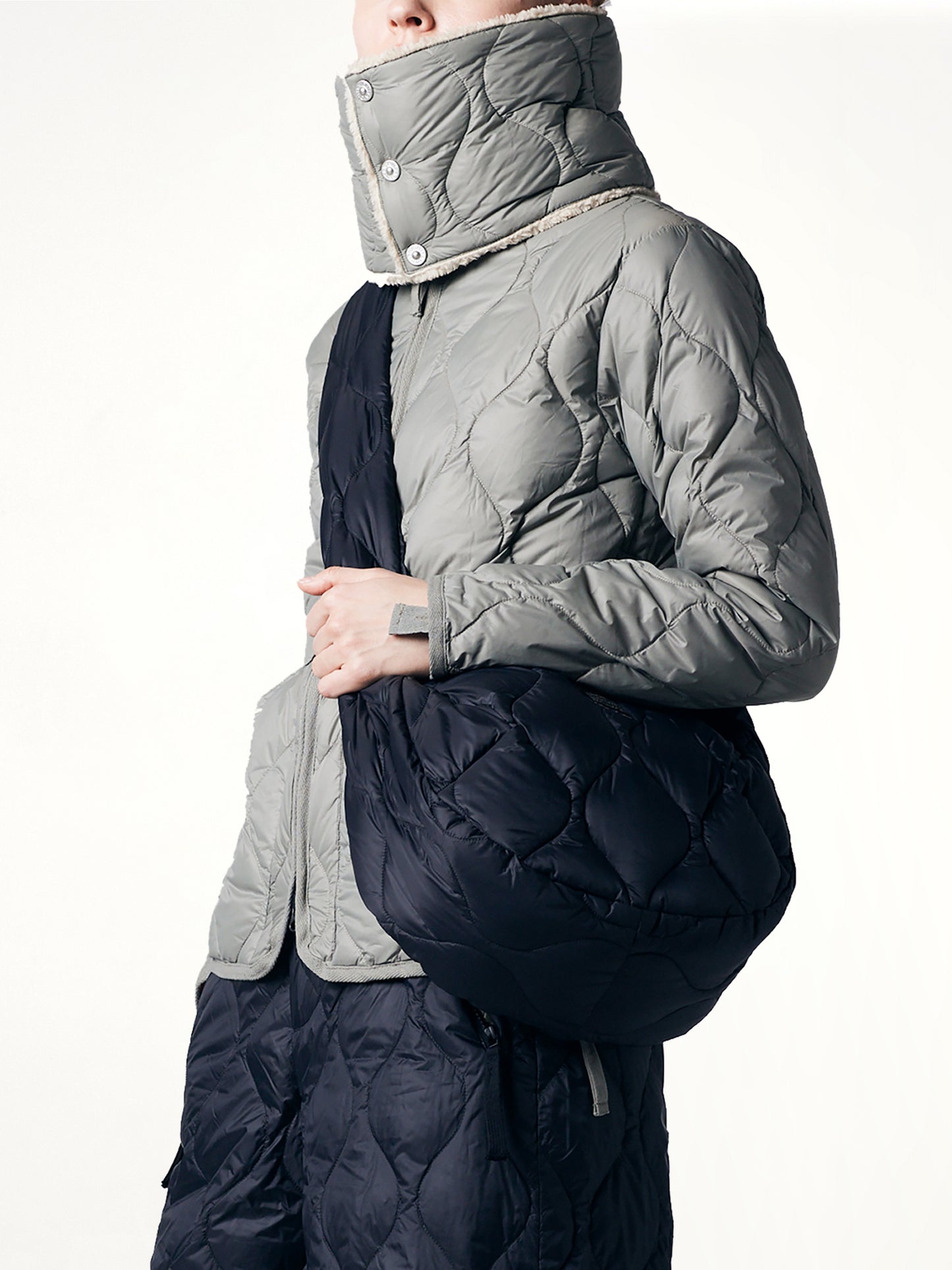 Military Banana Shoulder Down Bag M in Black