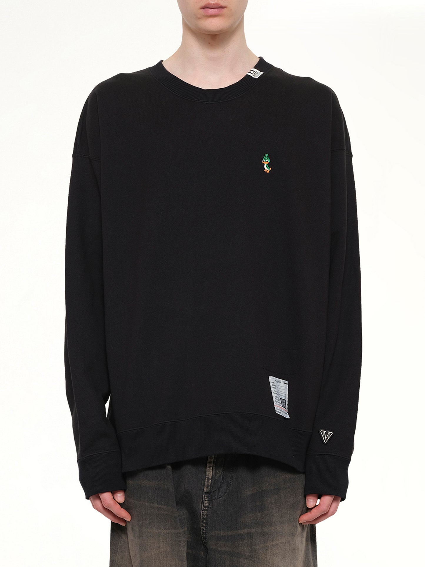 Leon Embroidery Pullover in Black