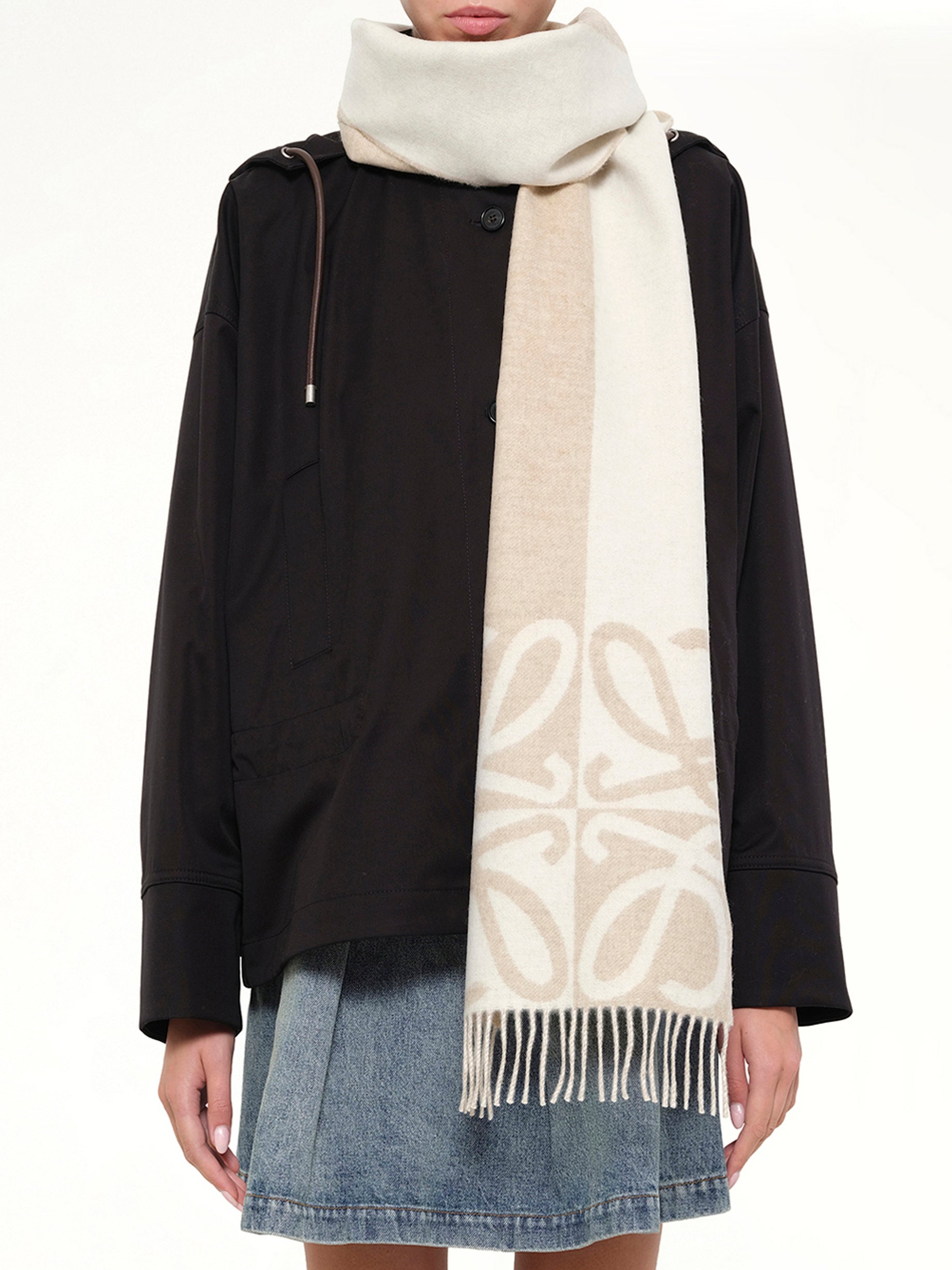 Big Anagram Scarf in Beige/Ecru