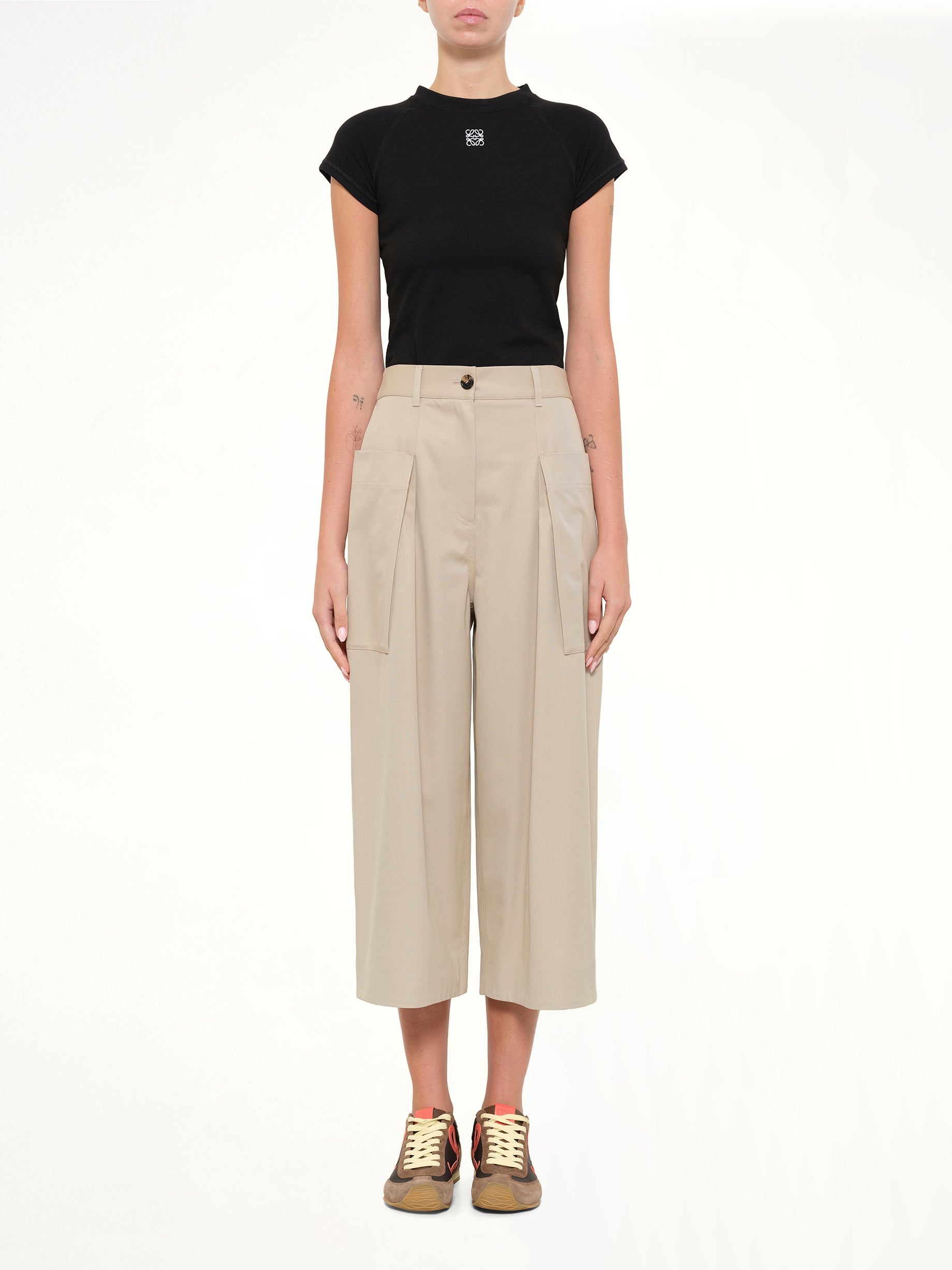 Cropped Trousers in Beige