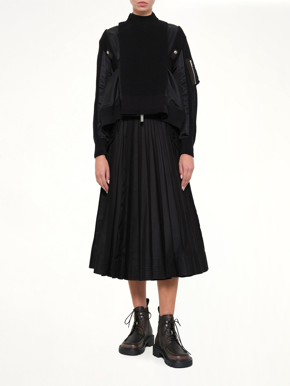 ブラックのナイロンツイル x ニットブルゾン