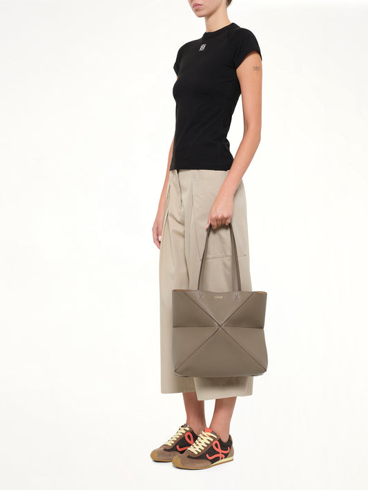 Puzzle Fold Tote Horizontal M in Taupe