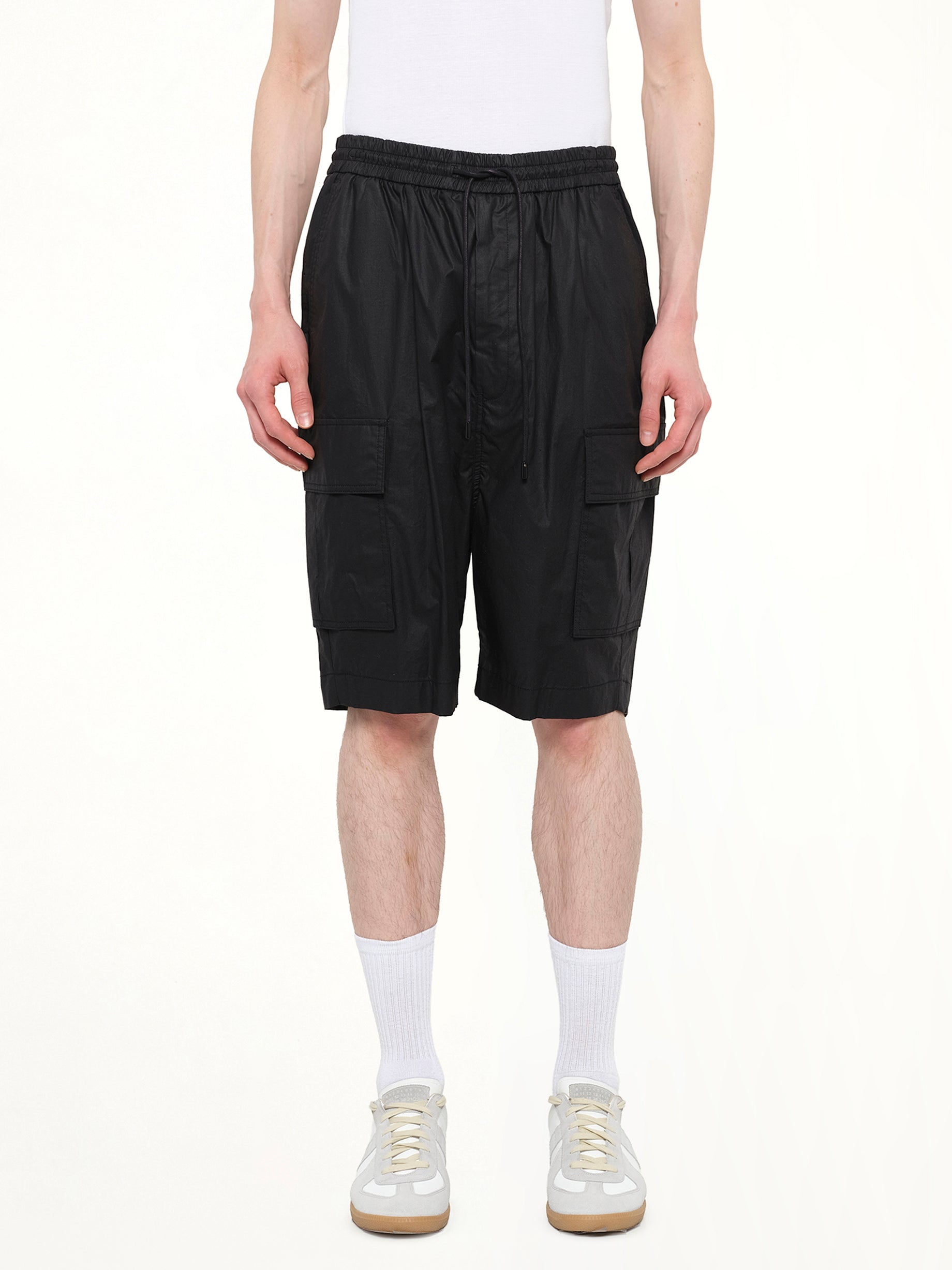 Juunj Short in Black