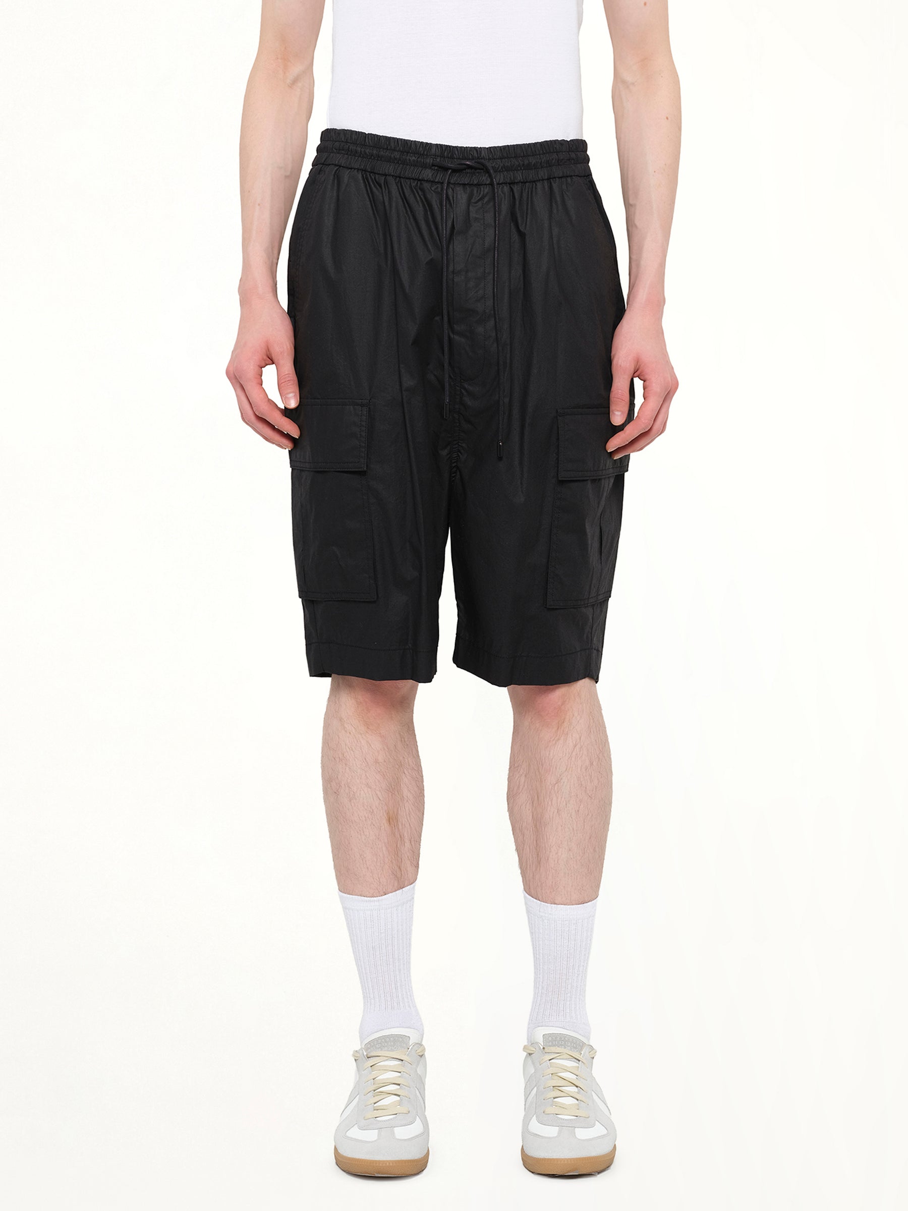 Juunj Short in Black