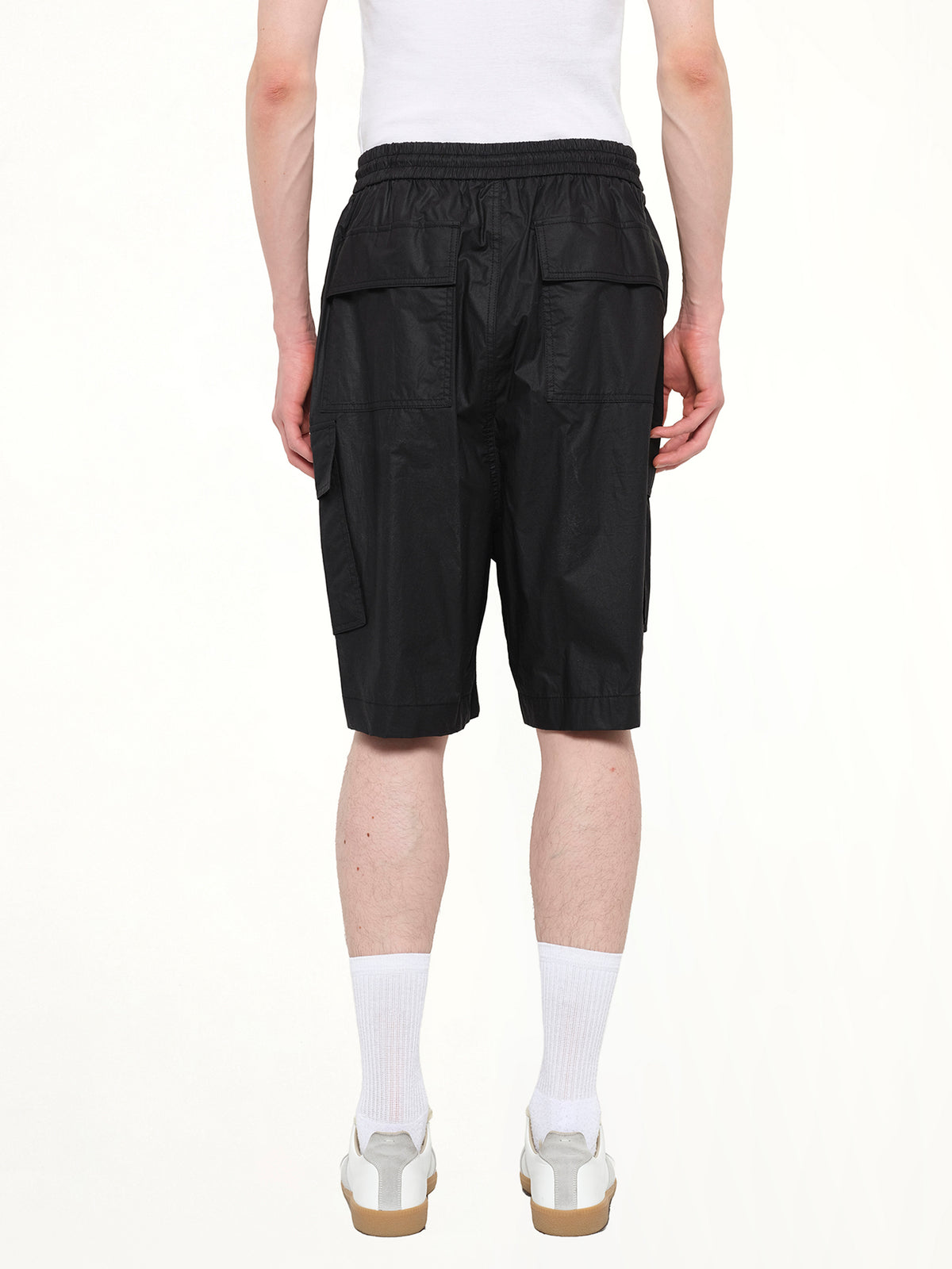Juunj Short in Black