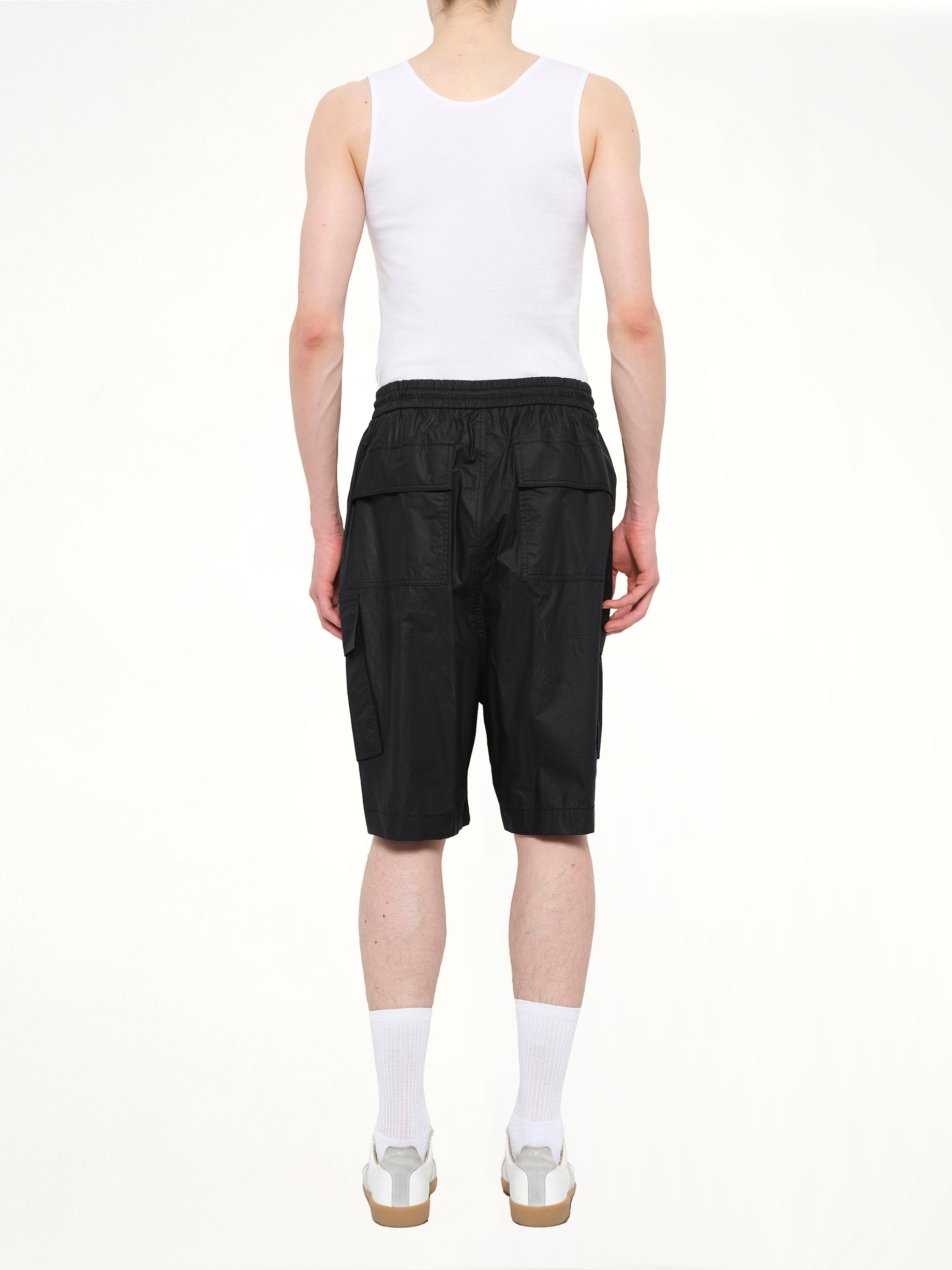 Juunj Short in Black