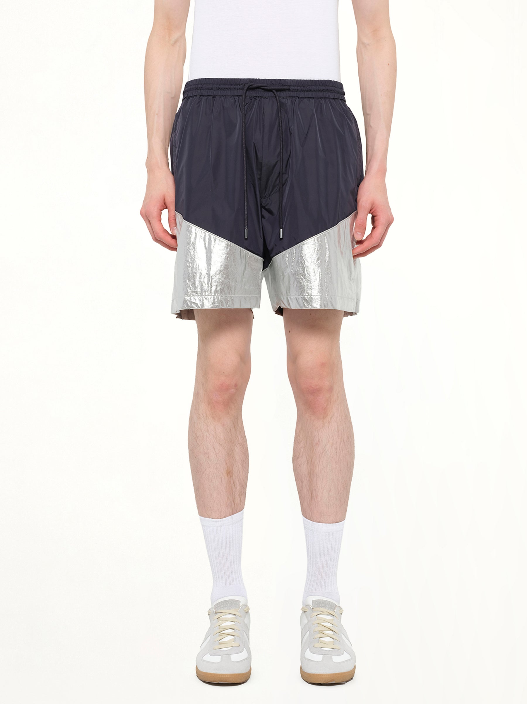 Juunj Short in Navy