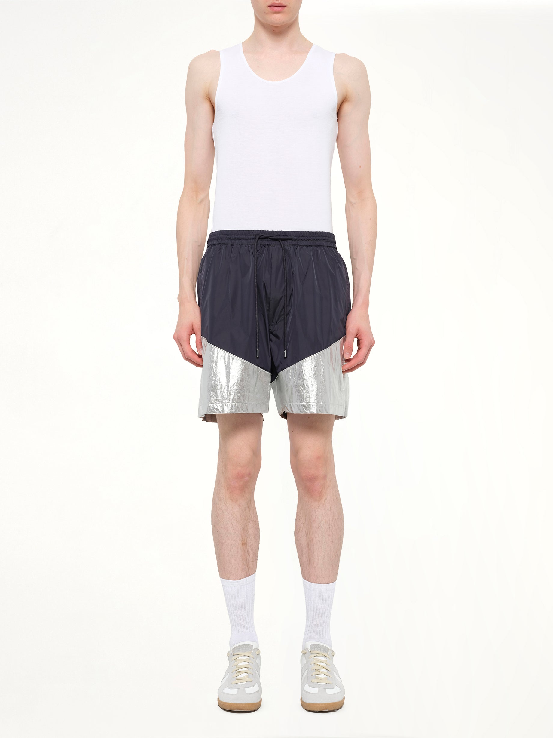 Juunj Short in Navy