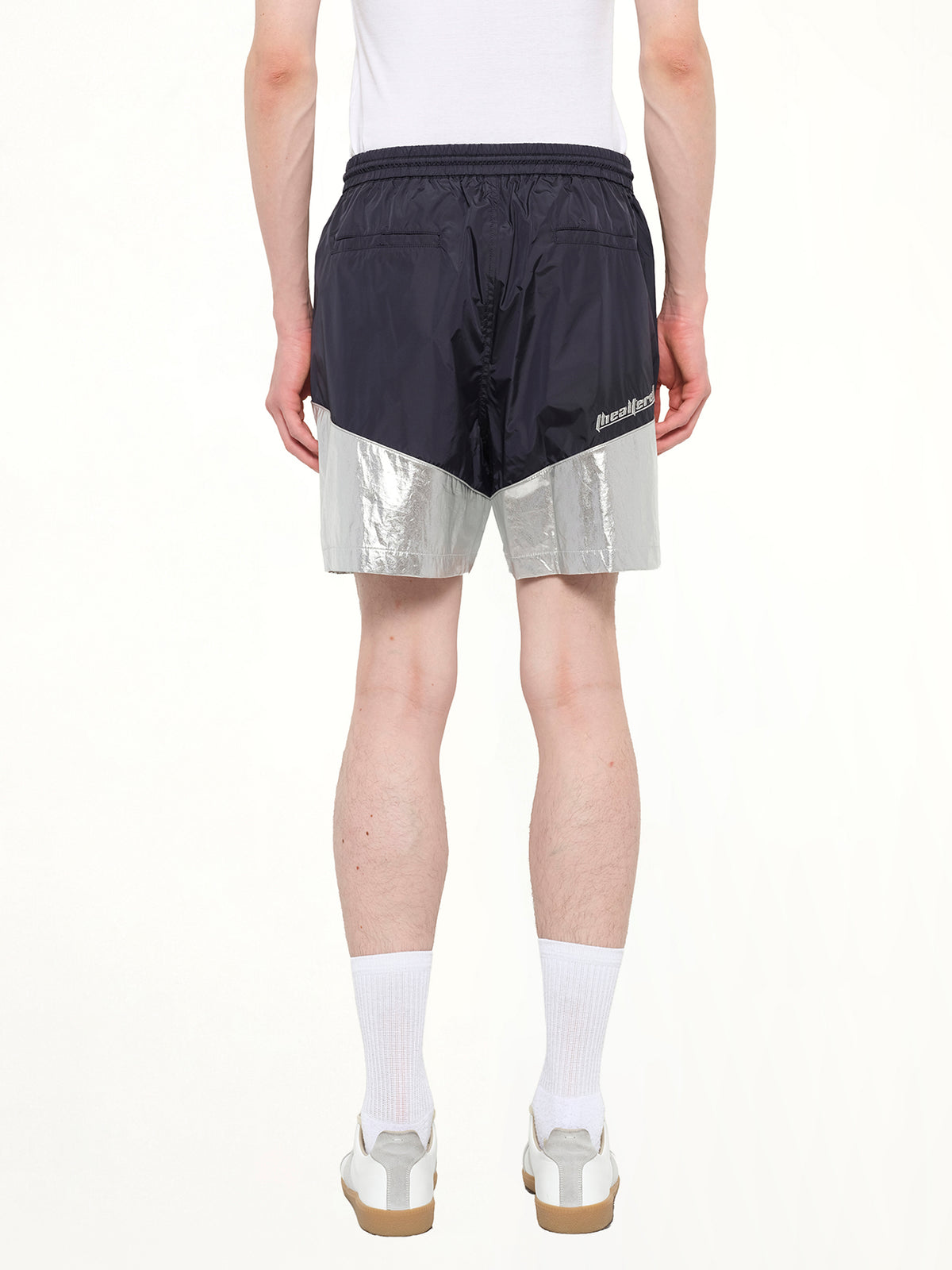 Juunj Short in Navy
