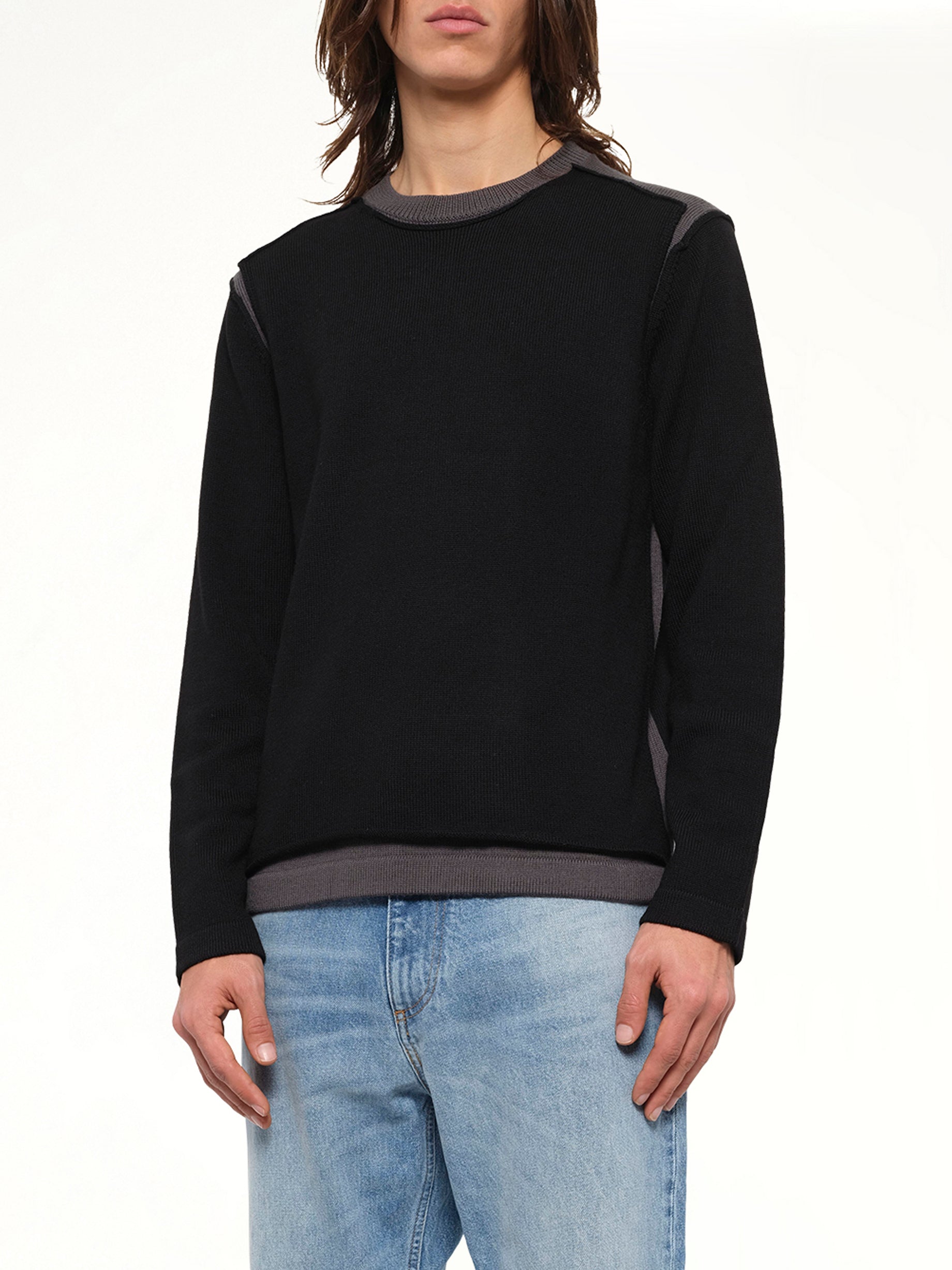 Moved Pattern Gauge 7 Knit in Black/Dark Grey