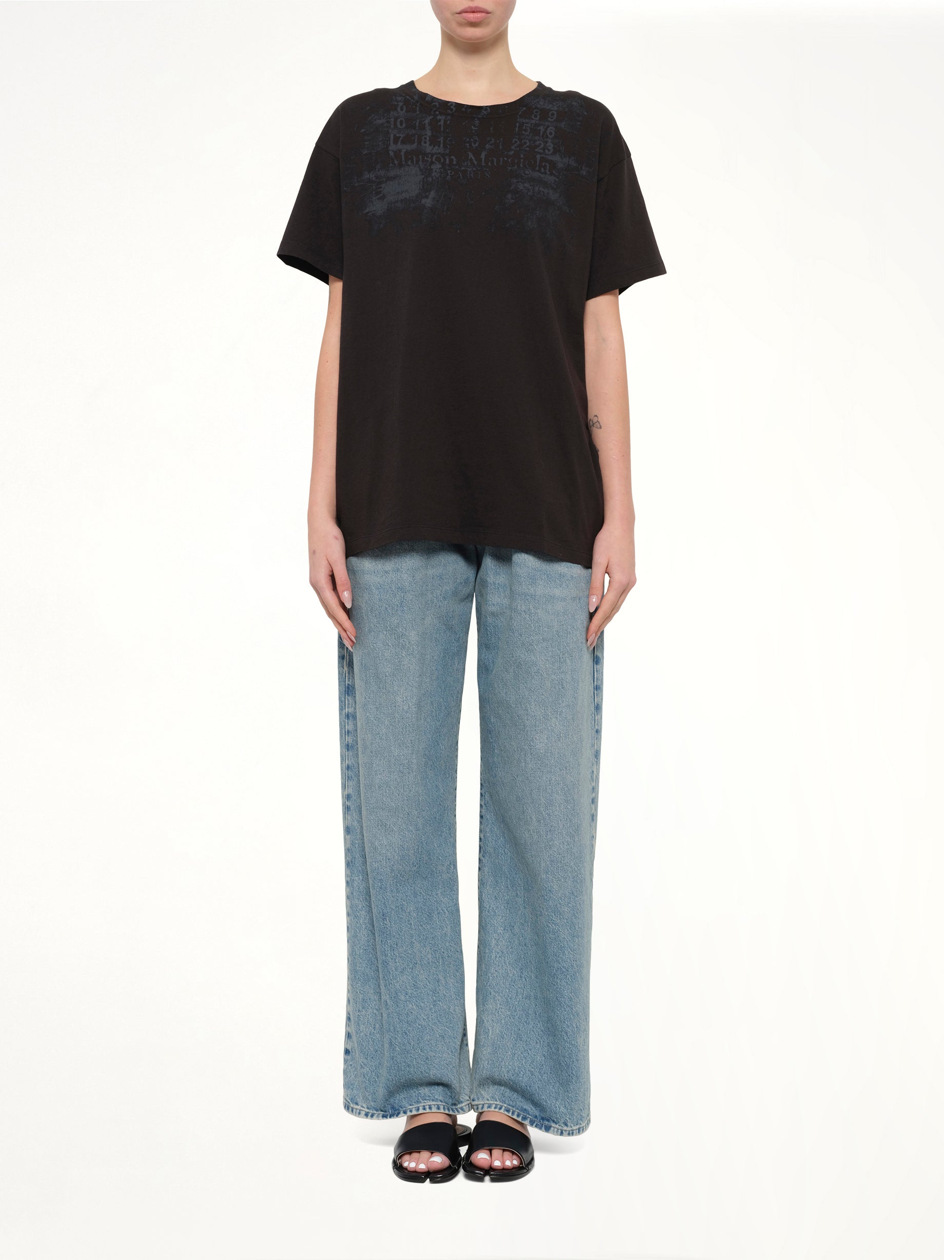 Numbers Regular T-Shirt in Carbon
