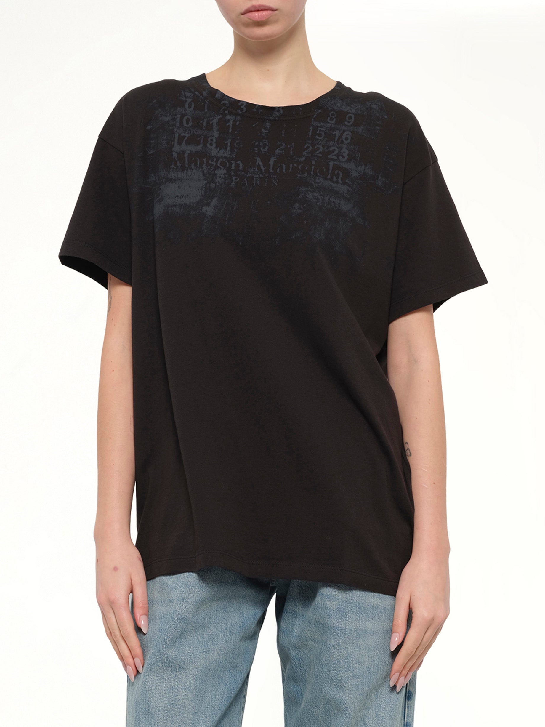 Numbers Regular T-Shirt in Carbon