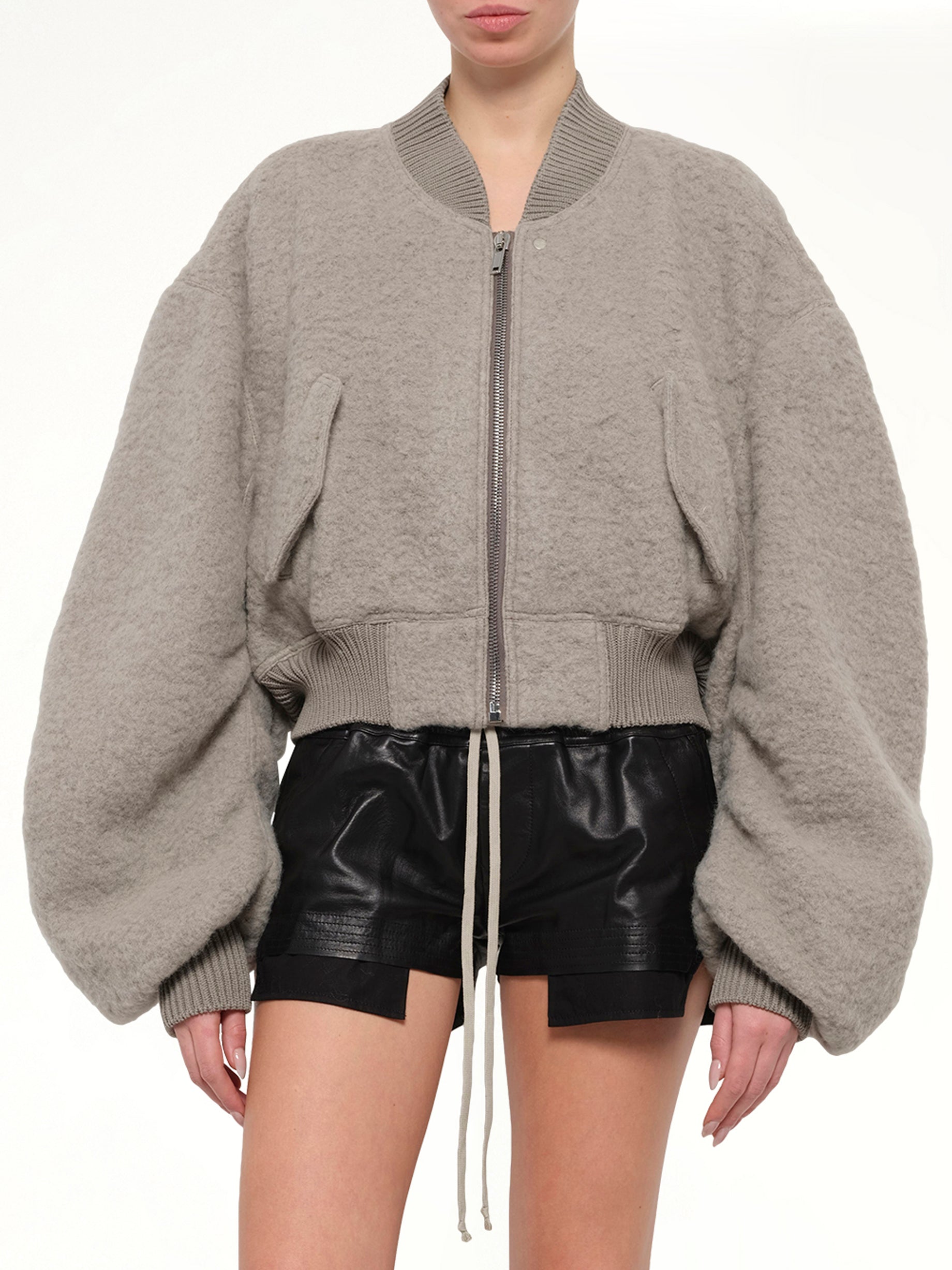 Secchia Cropped Flight in Dark Pearl