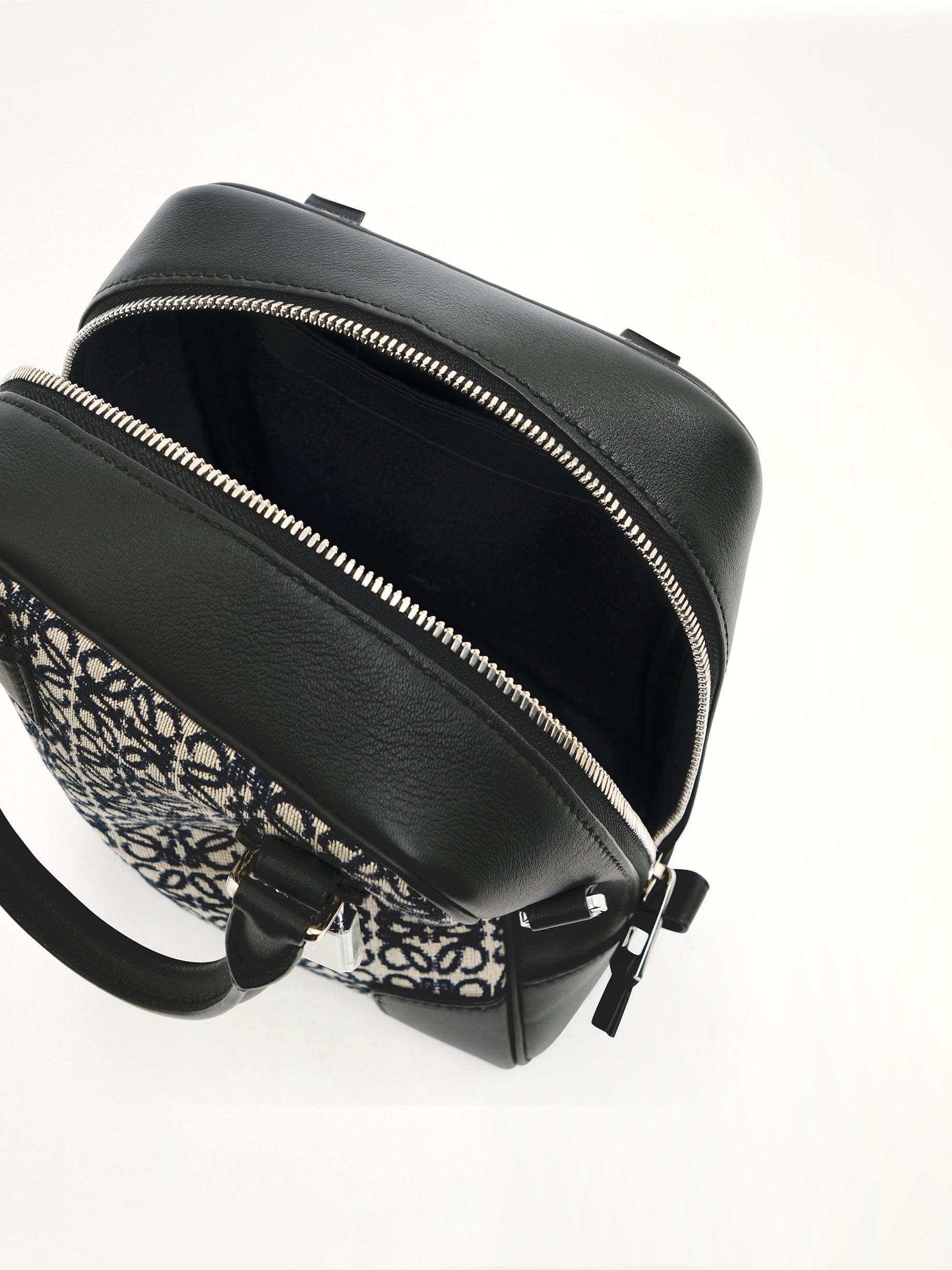 Amazona 15 Vertical Anagram in Jacquard and Calfskin in Navy
