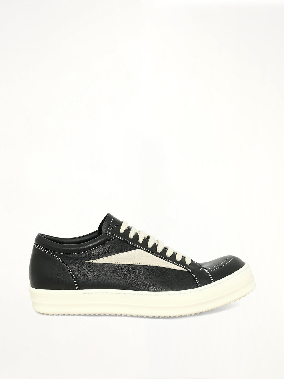 Vintage Sneaker in Black/Milk