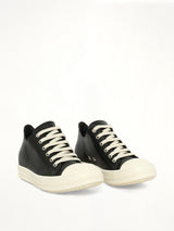 Low Sneaker in Black/Milk
