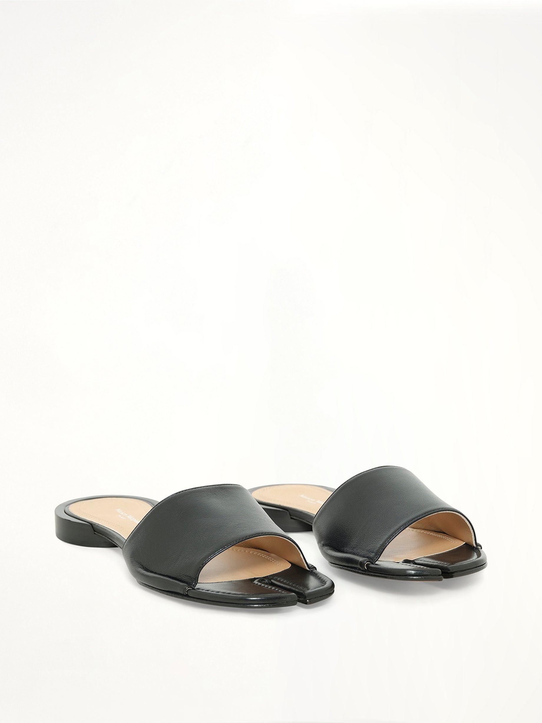 Tabi Sandals Flat in Black