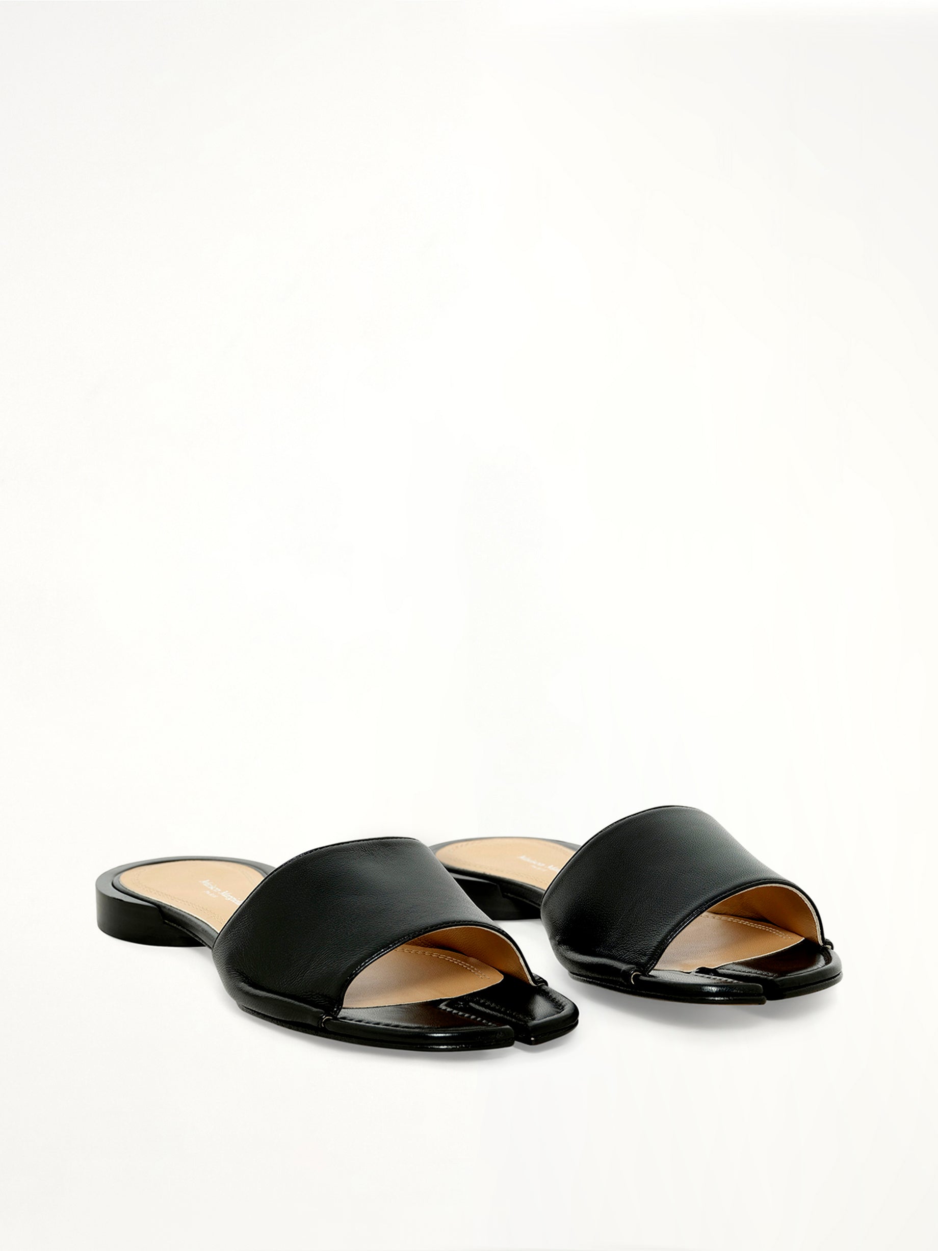 Tabi Sandals Flat in Black