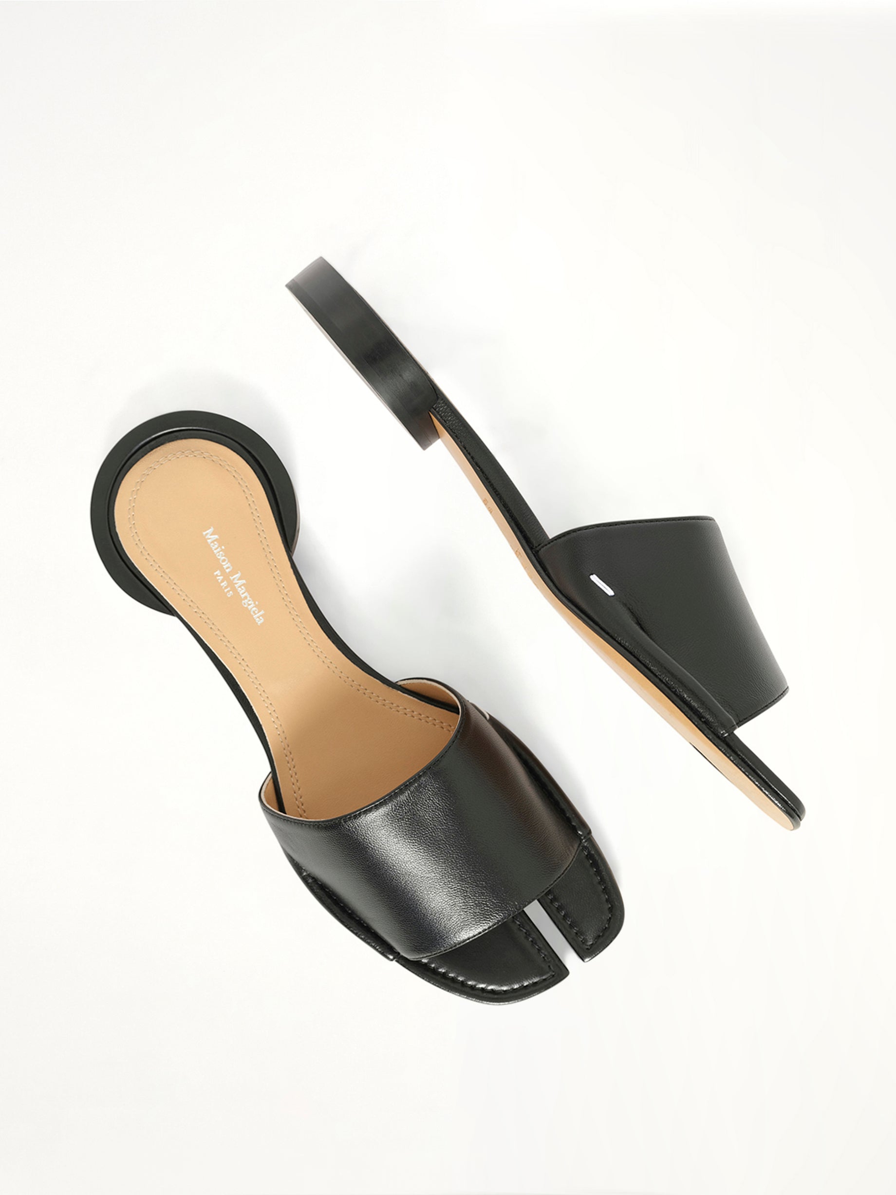 Tabi Sandals Flat in Black