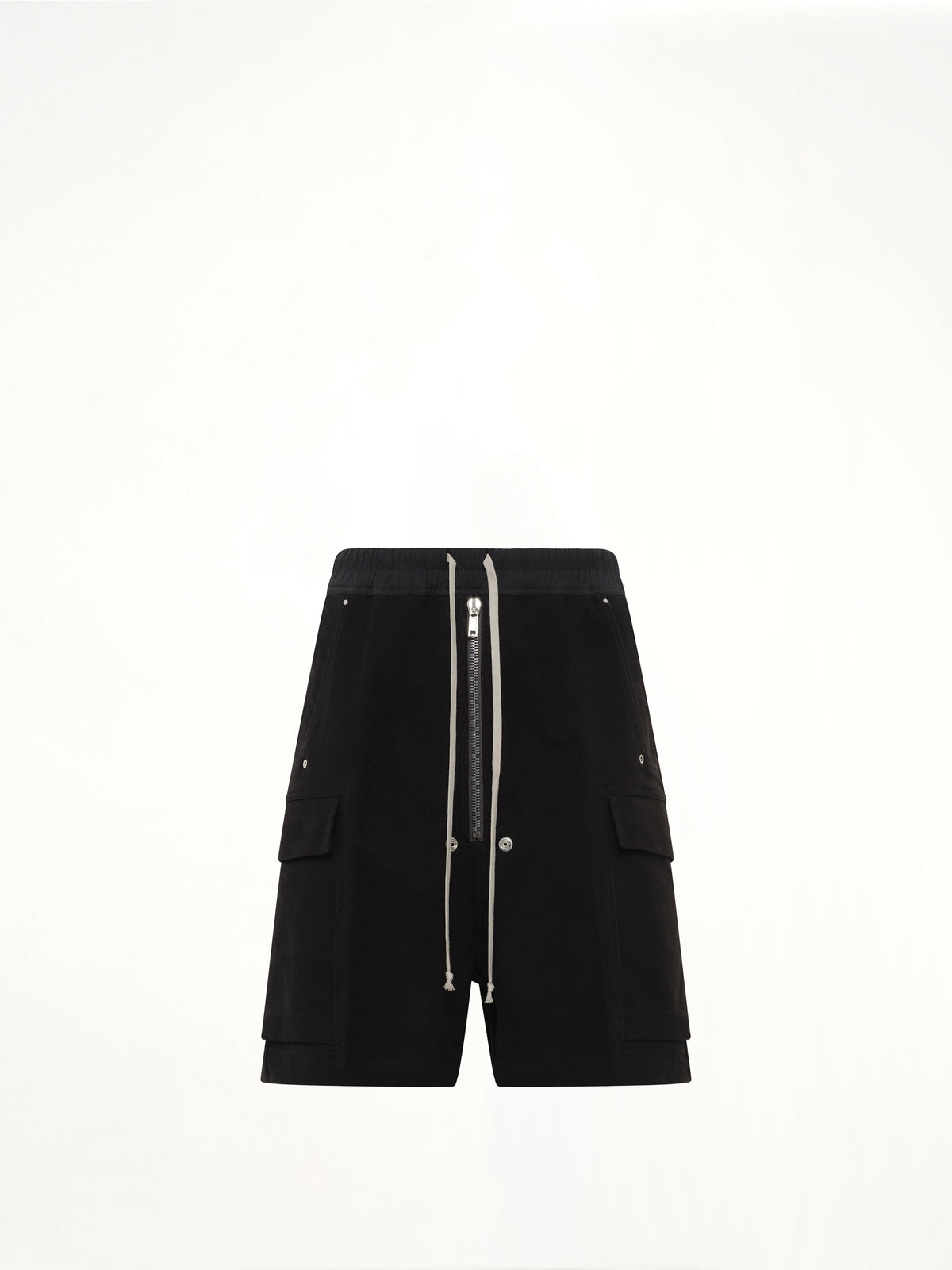 Brushed Twill Cargobela Shorts in Black