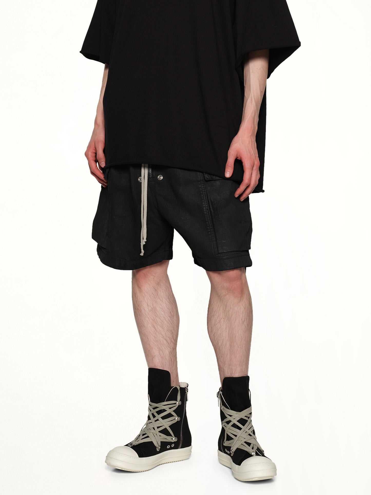 Cargobela Shorts in Black Wax