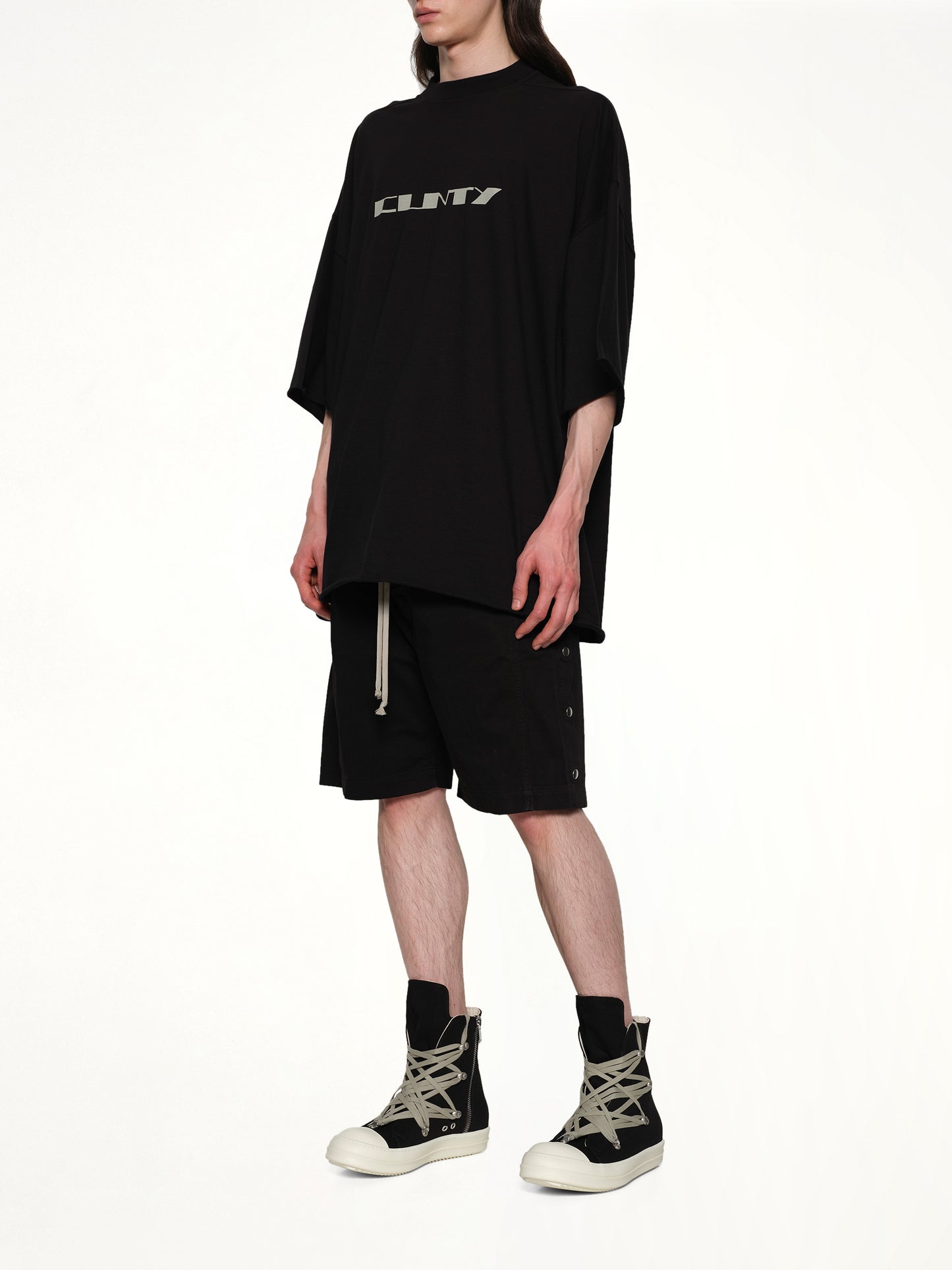 Pusher Shorts in Black