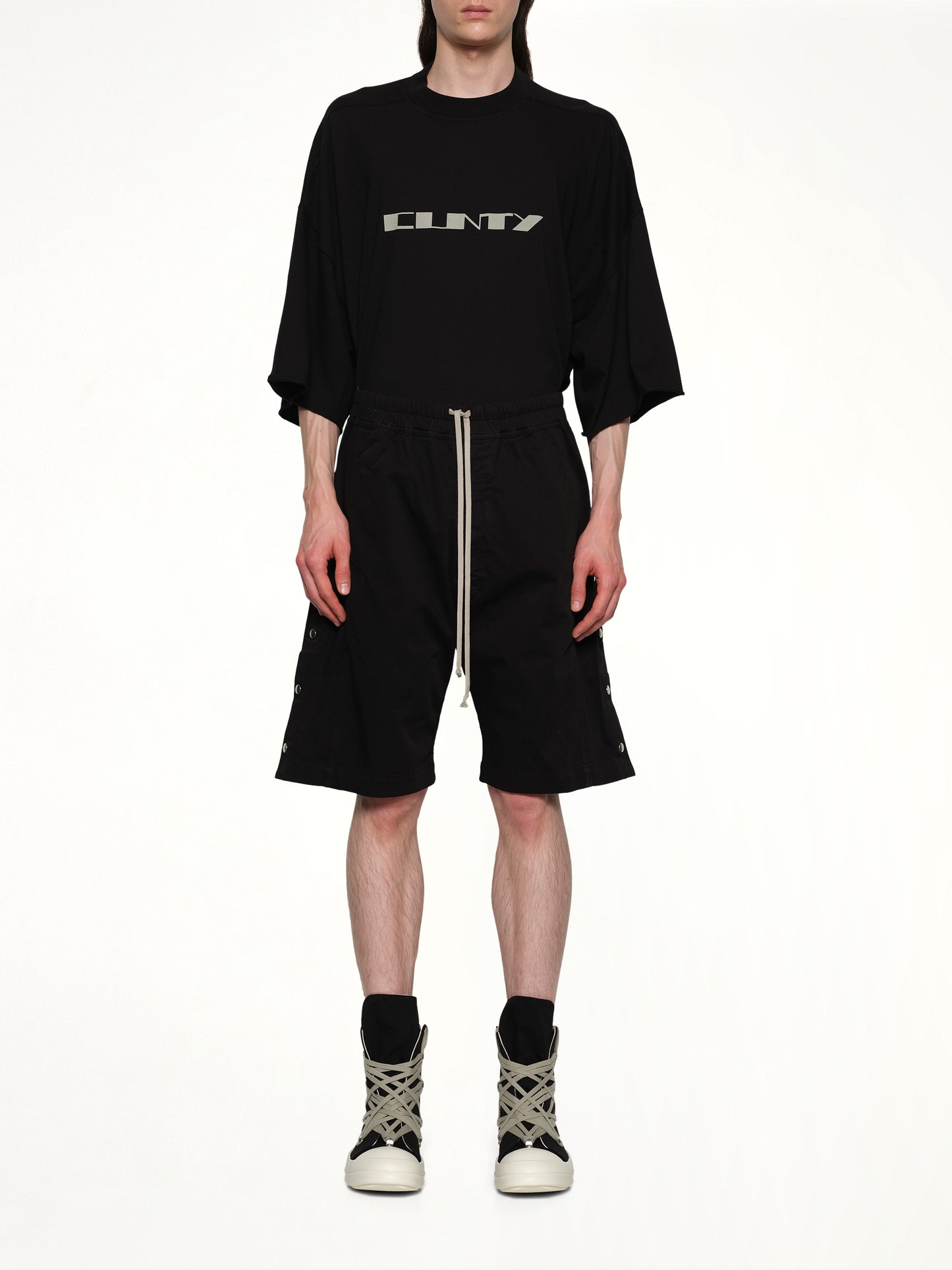 Pusher Shorts in Black