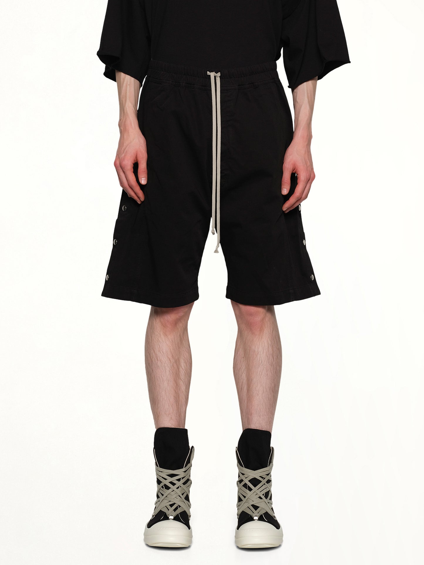 Pusher Shorts in Black