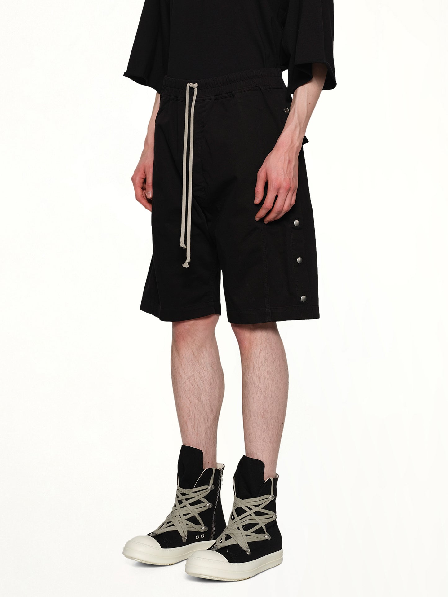 Pusher Shorts in Black