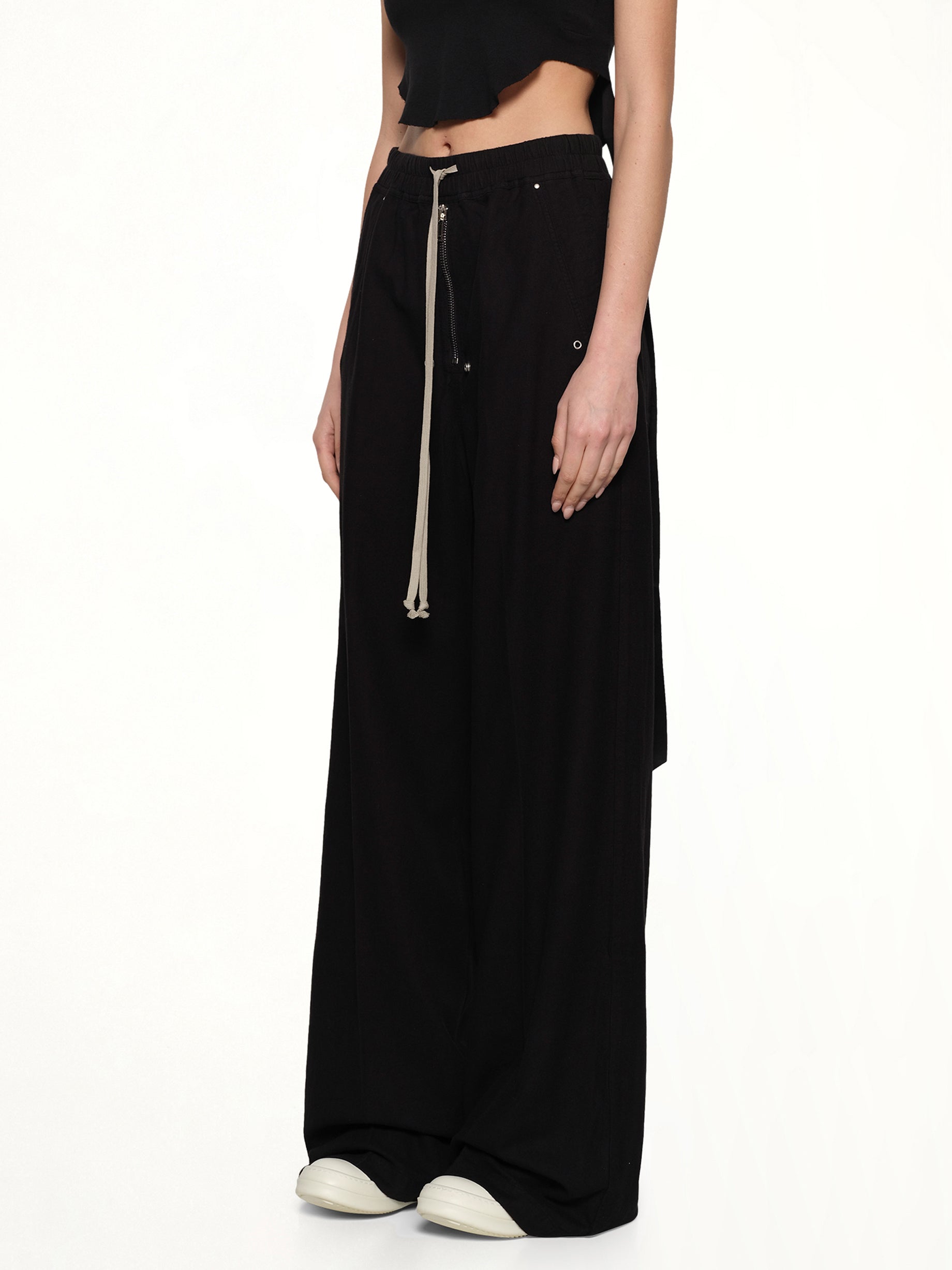 Geth Belas in Black
