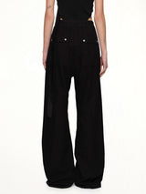 Geth Belas in Black