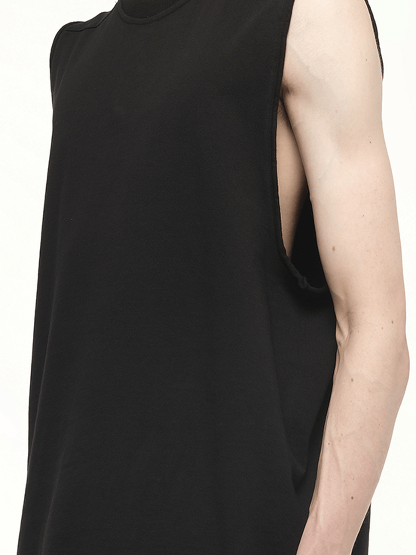 Jumbo Sleeveless Tank in Black